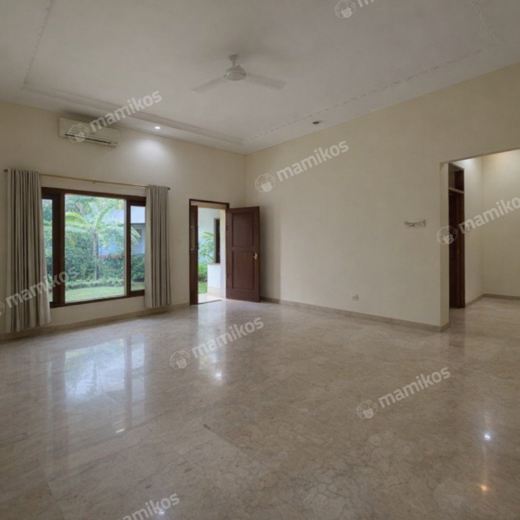 Rumah 5 Kamar Tidur 3 Kamar Mandi 2 Lantai Kemang Jakarta Selatan - Photo 4