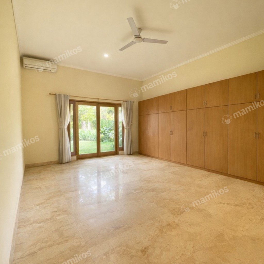 Rumah 5 Kamar Tidur 3 Kamar Mandi 2 Lantai Kemang Jakarta Selatan - Photo 5