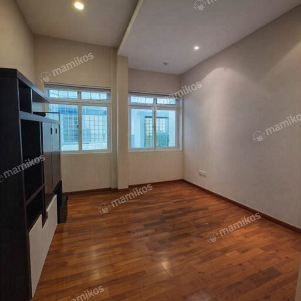 Rumah Sertifikat SHM 4 Kamar Tidur 4 Kamar Mandi Pantai Indah Kapuk Jakarta Utara - Photo 2