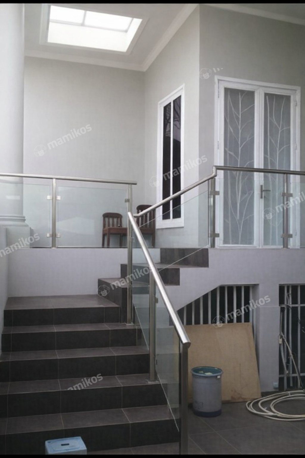 Rumah Sertifikat SHM 5 Kamar Tidur 6 Kamar Mandi Taman Surya Jakarta Barat - Photo 2