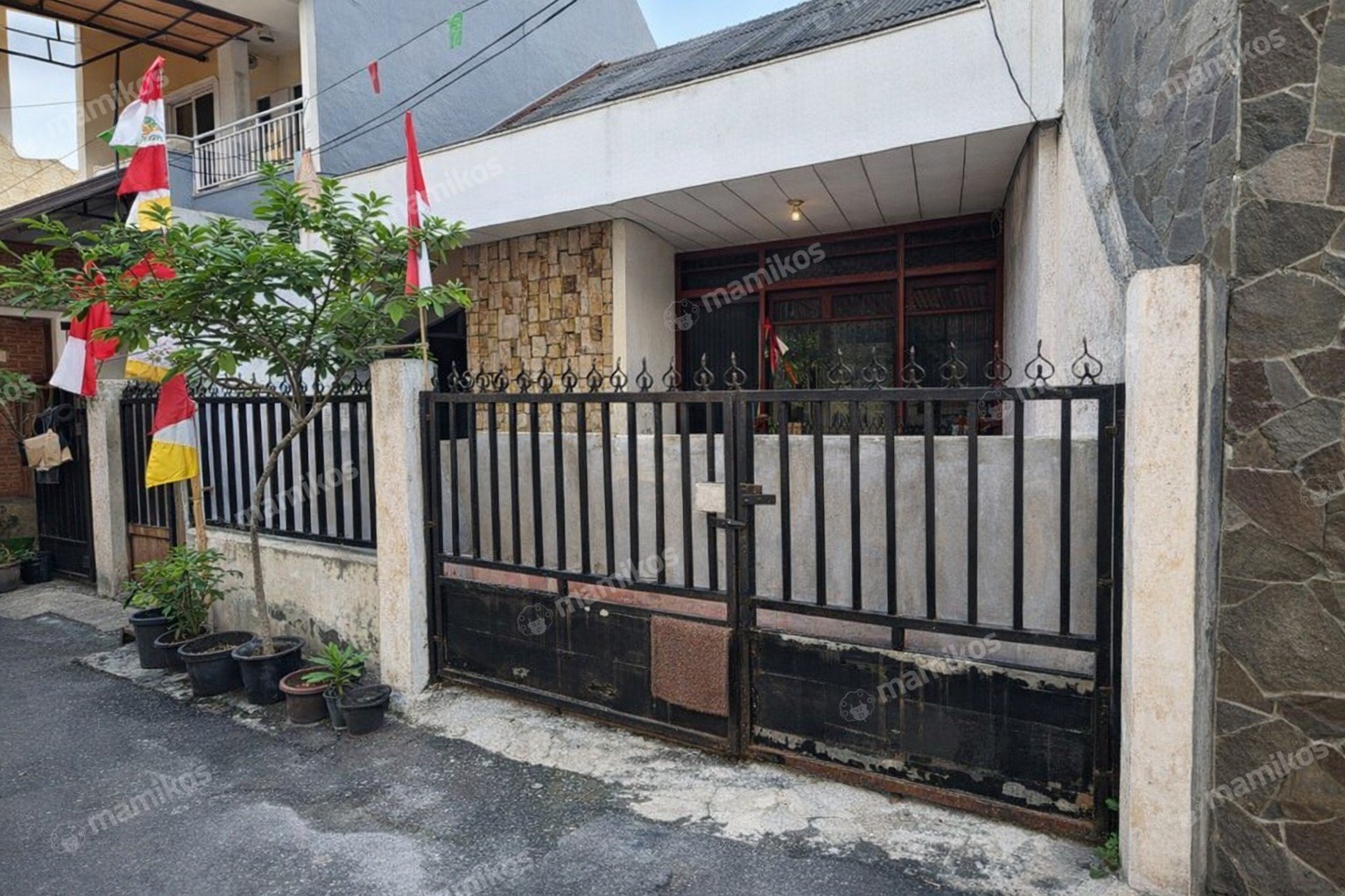 Rumah Sertifikat SHM 4 Kamar Tidur 2 Kamar Mandi Tanjung Duren Jakarta Barat