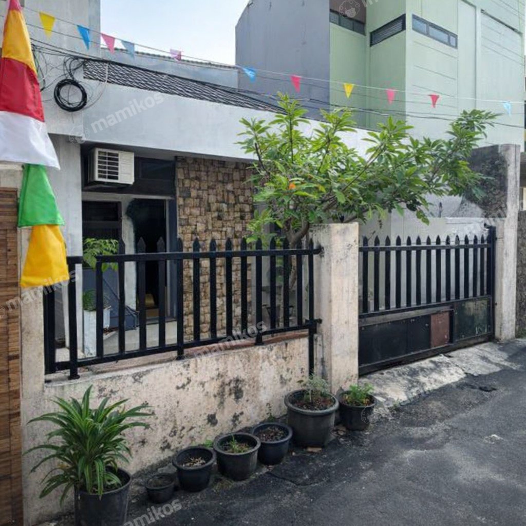Rumah Sertifikat SHM 4 Kamar Tidur 2 Kamar Mandi Tanjung Duren Jakarta Barat - Photo 4