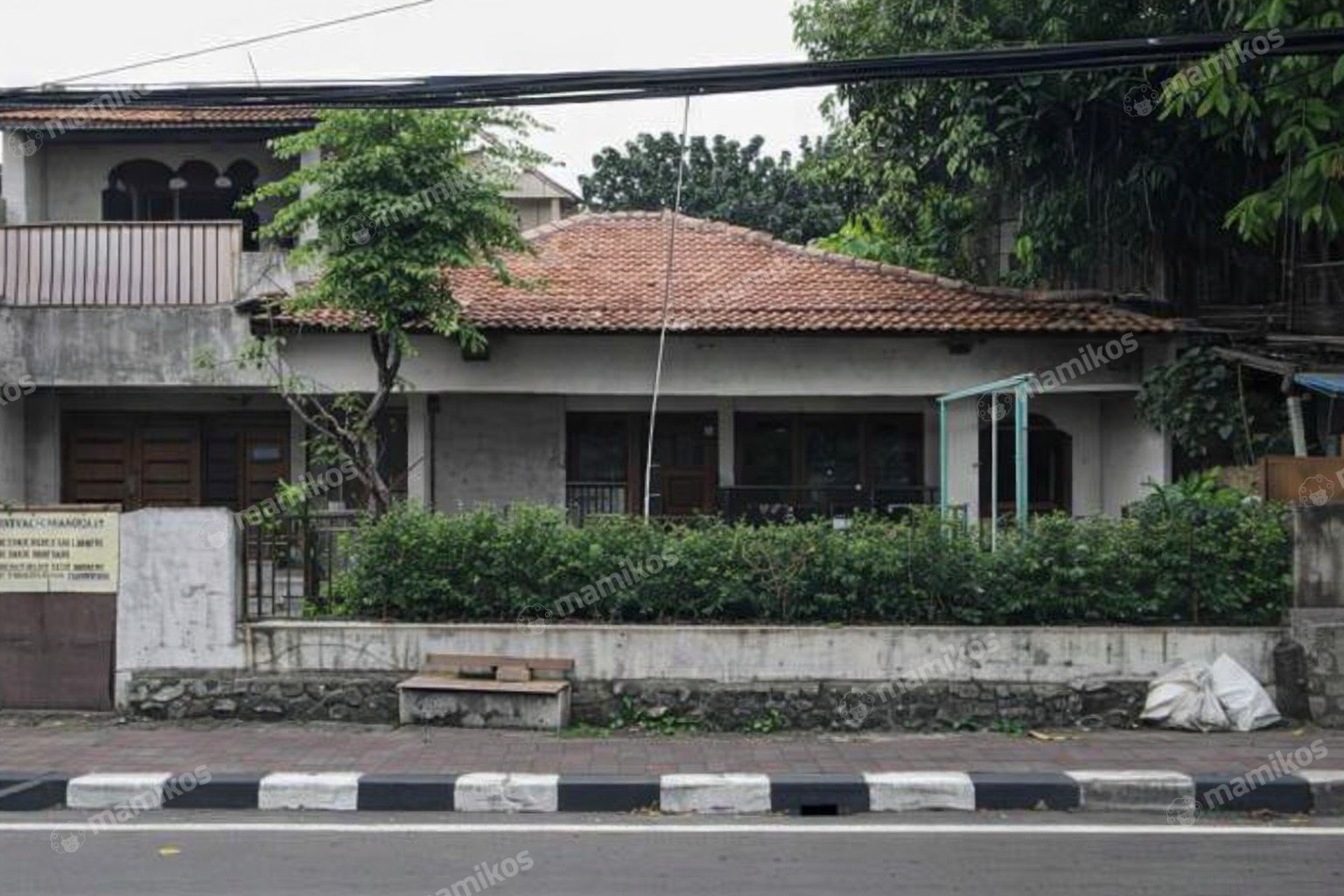 Rumah Sertifikat HGB 7 Kamar Tidur 2 Kamar Mandi Kemanggisan Jakarta Barat