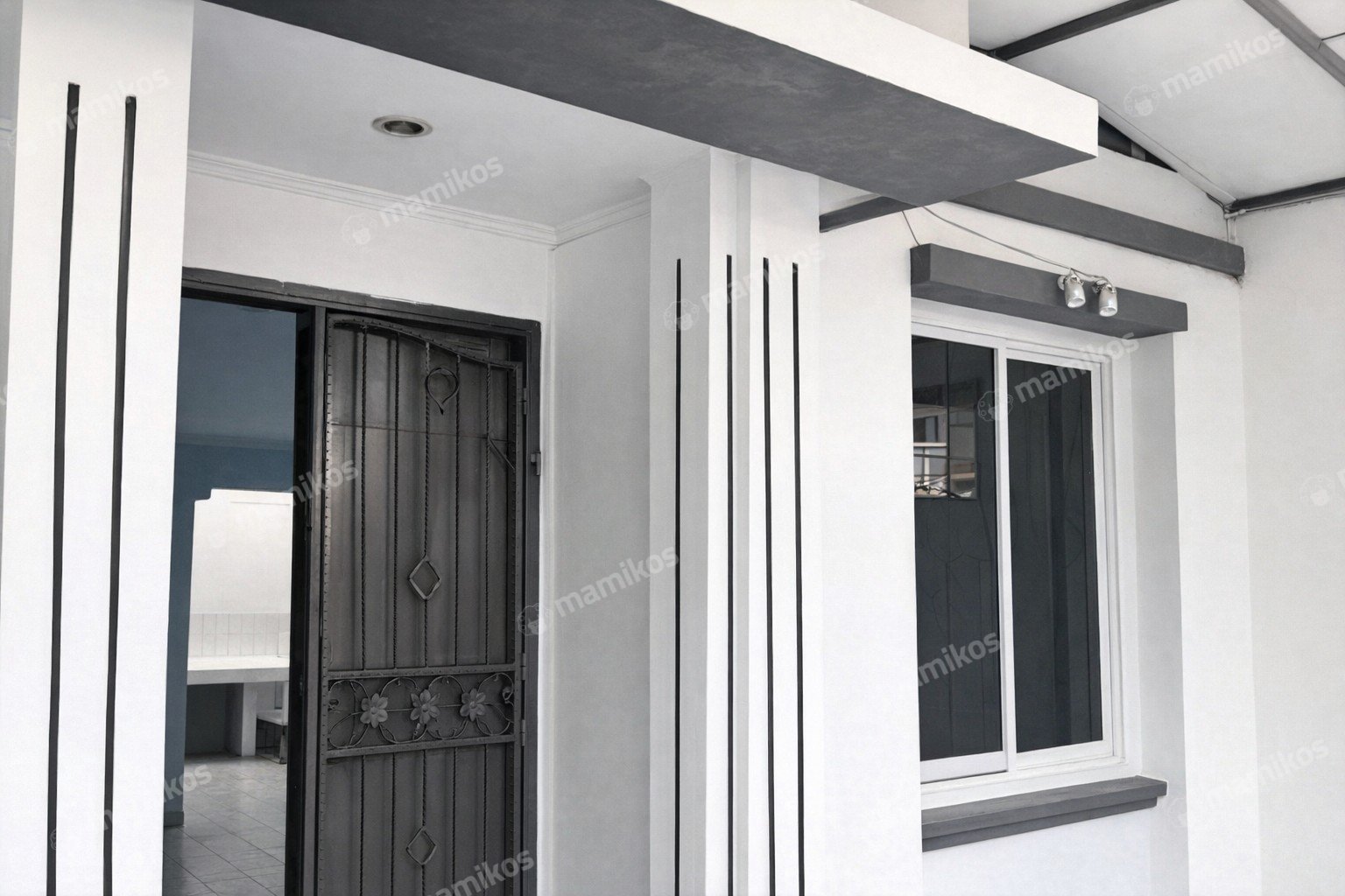 Rumah Sertifikat SHM 4 Kamar Tidur 3 Kamar Mandi Daan Mogot Jakarta Barat