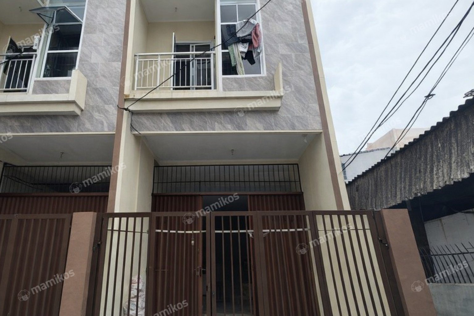 Rumah Sertifikat SHM 3 Kamar Tidur 3 Kamar Mandi Jelambar Jakarta Barat