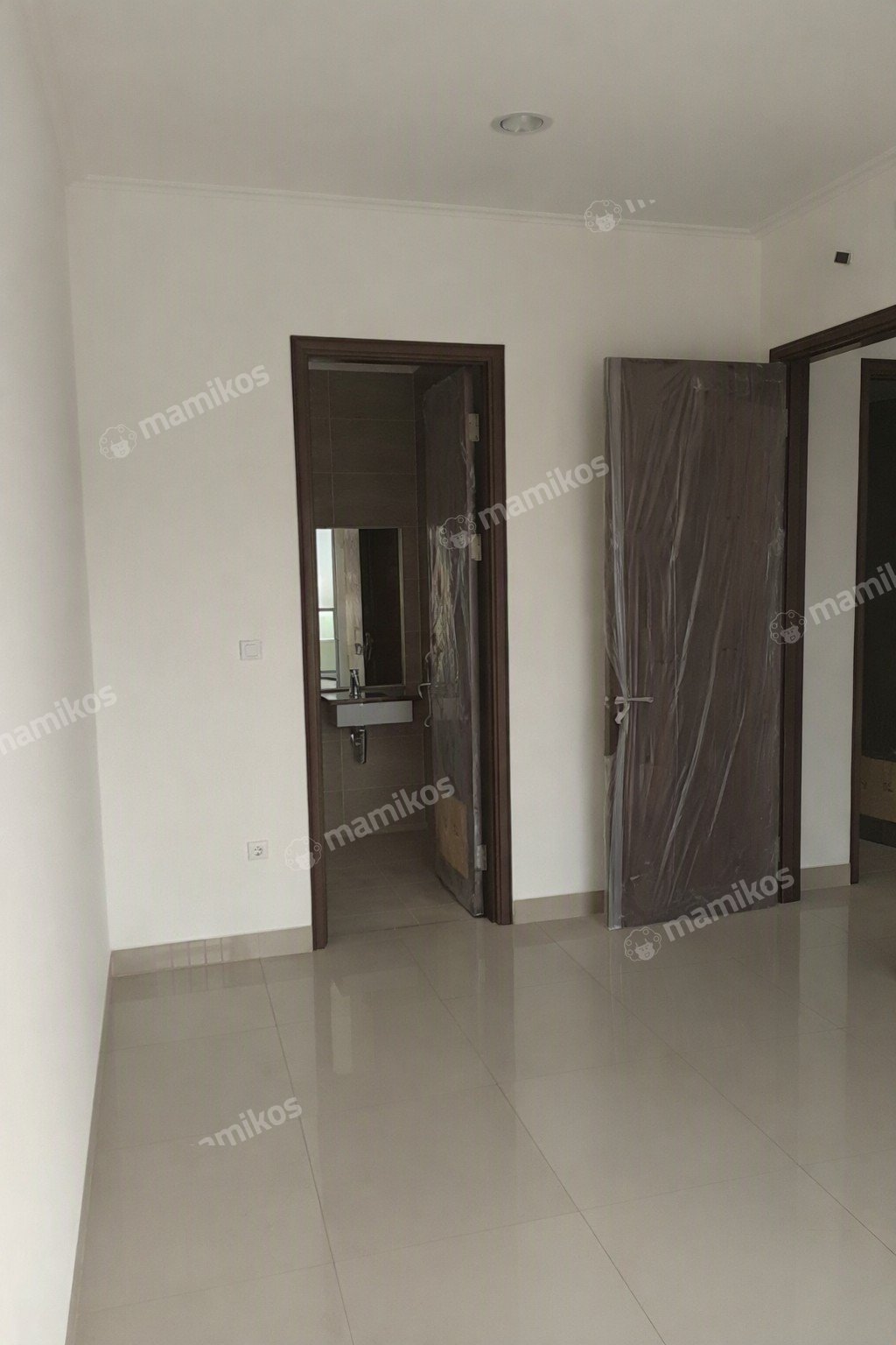 Rumah Sertifikat PPJB 3 Kamar Tidur 3 Kamar Mandi Pantai Indah Kapuk 2 Jakarta Utara - Photo 4