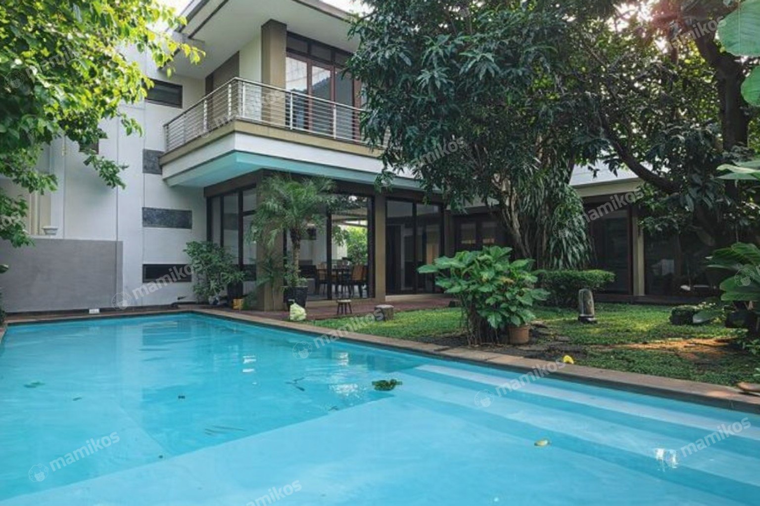 Rumah Sertifikat SHM 13 Kamar Tidur 6 Kamar Mandi Kebayoran Baru Jakarta Selatan