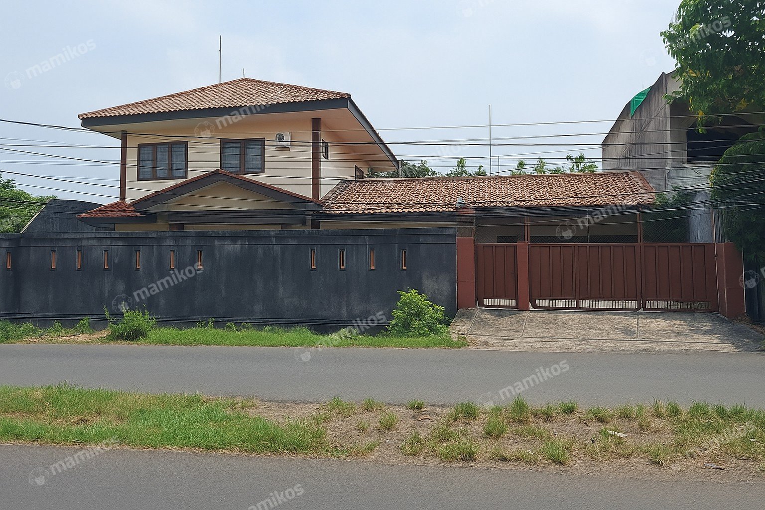 Rumah Sertifikat SHM 5 Kamar Tidur 3 Kamar Mandi Joglo Jakarta Barat
