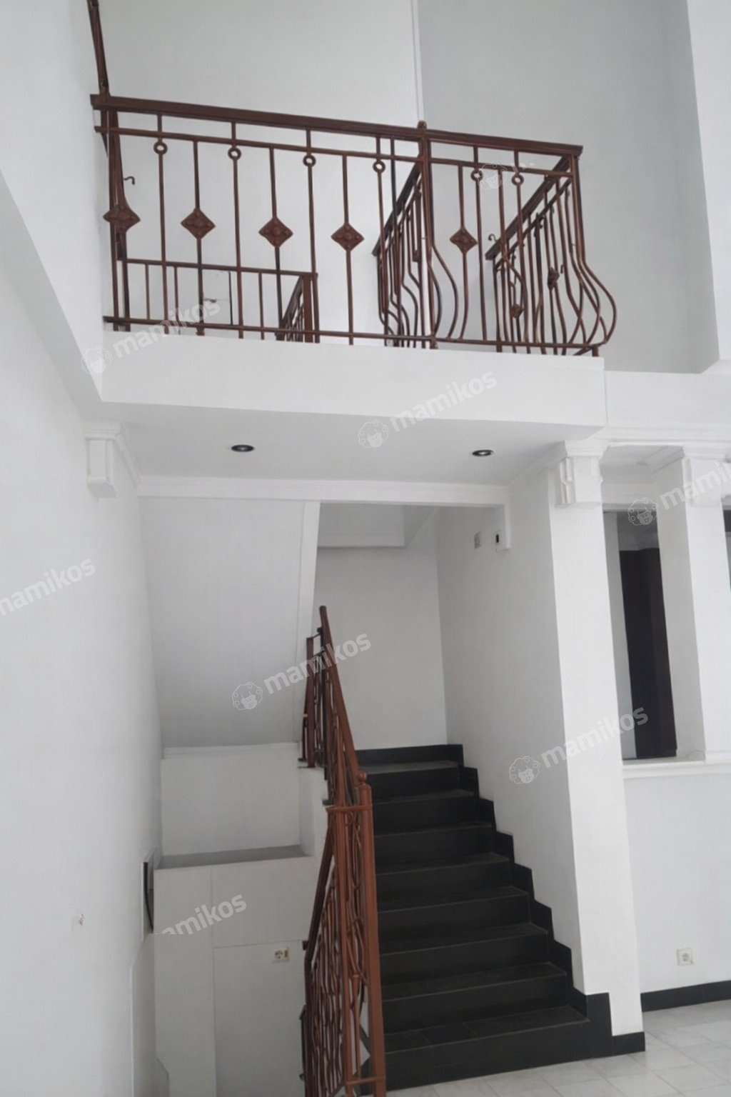 Rumah Sertifikat SHM 4 Kamar Tidur 4 Kamar Mandi Permata Buana Jakarta Barat - Photo 4