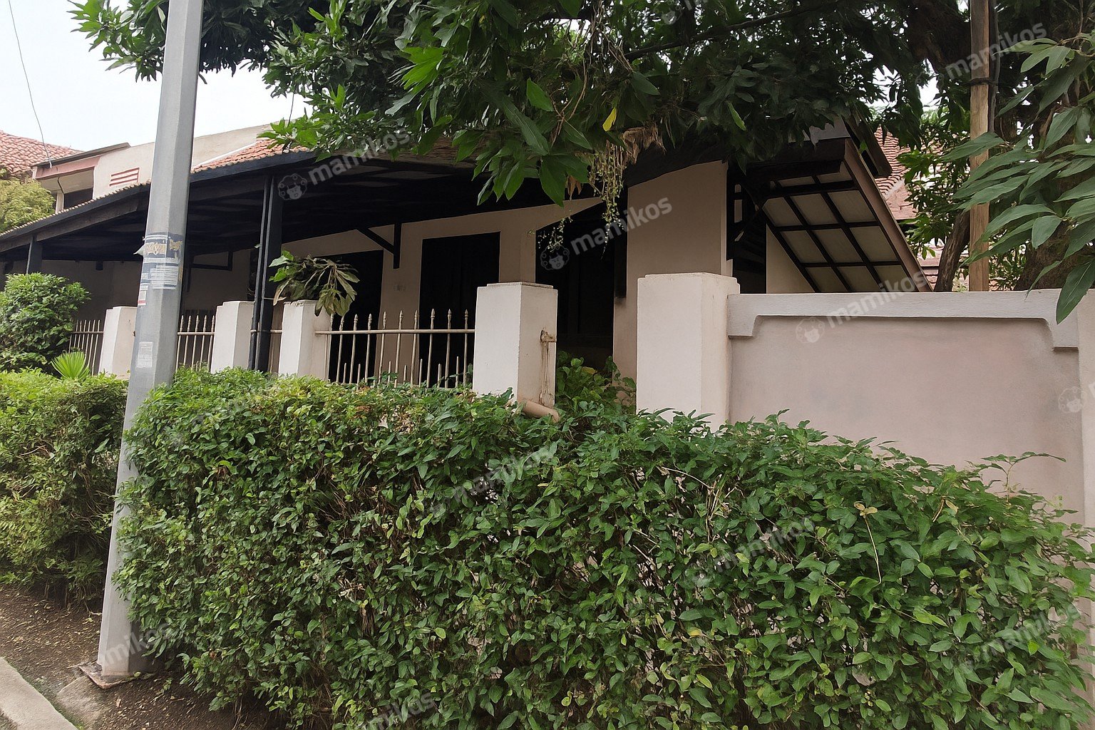 Rumah Sertifikat SHM 3 Kamar Tidur 2 Kamar Mandi Puri Indah Jakarta Barat