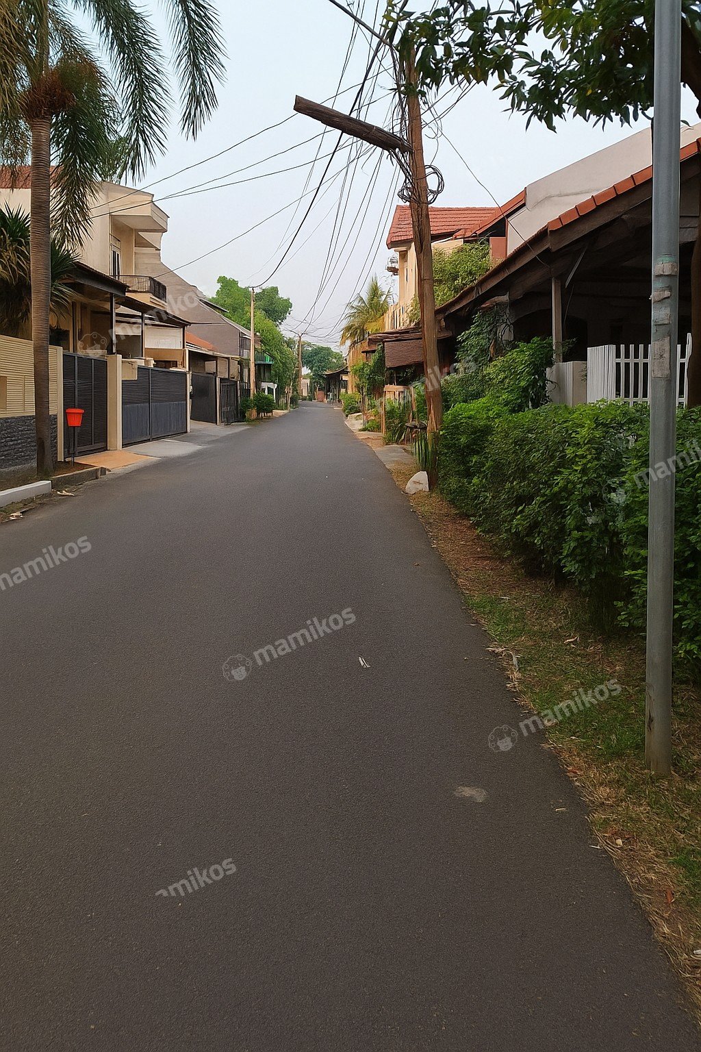 Rumah Sertifikat SHM 3 Kamar Tidur 2 Kamar Mandi Puri Indah Jakarta Barat - Photo 2
