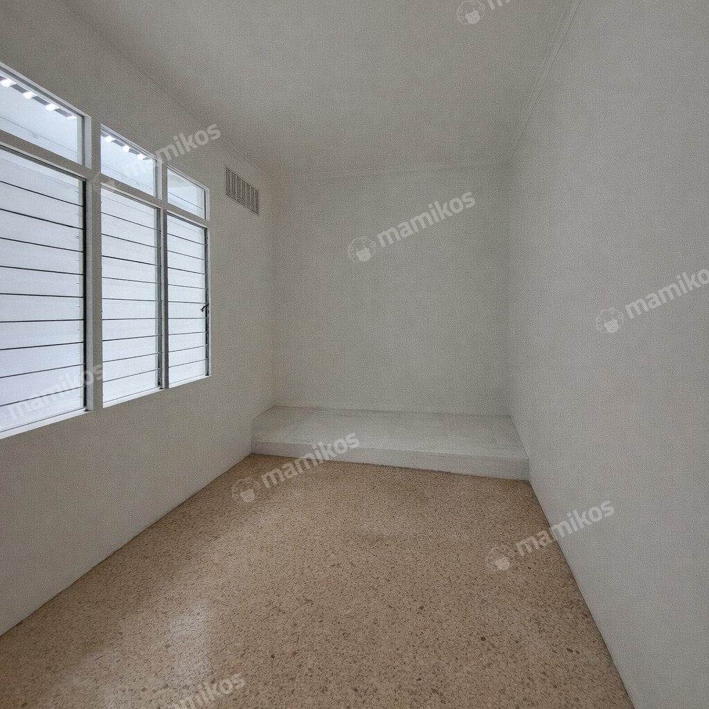 Rumah Sertifikat SHM 3 Kamar Tidur 2 Kamar Mandi Sunrise Garden Jakarta Barat - Photo 4