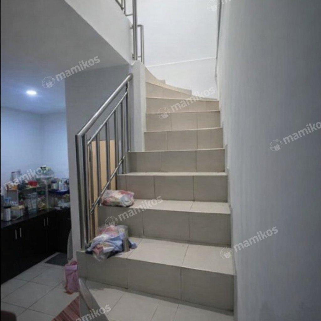 Rumah Sertifikat SHM 2 Kamar Tidur 2 Kamar Mandi Taman Palem Jakarta Barat - Photo 5