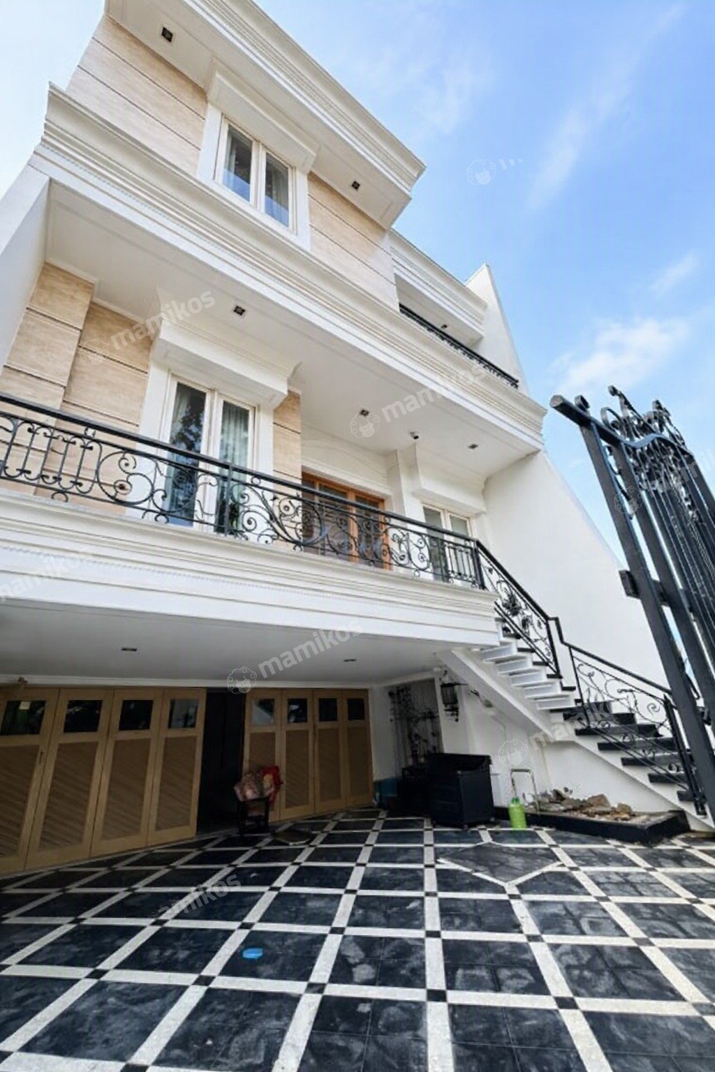 Rumah 4 Kamar Tidur 4 Kamar Mandi 3 Lantai Pantai Indah Kapuk Jakarta Utara - Photo 2