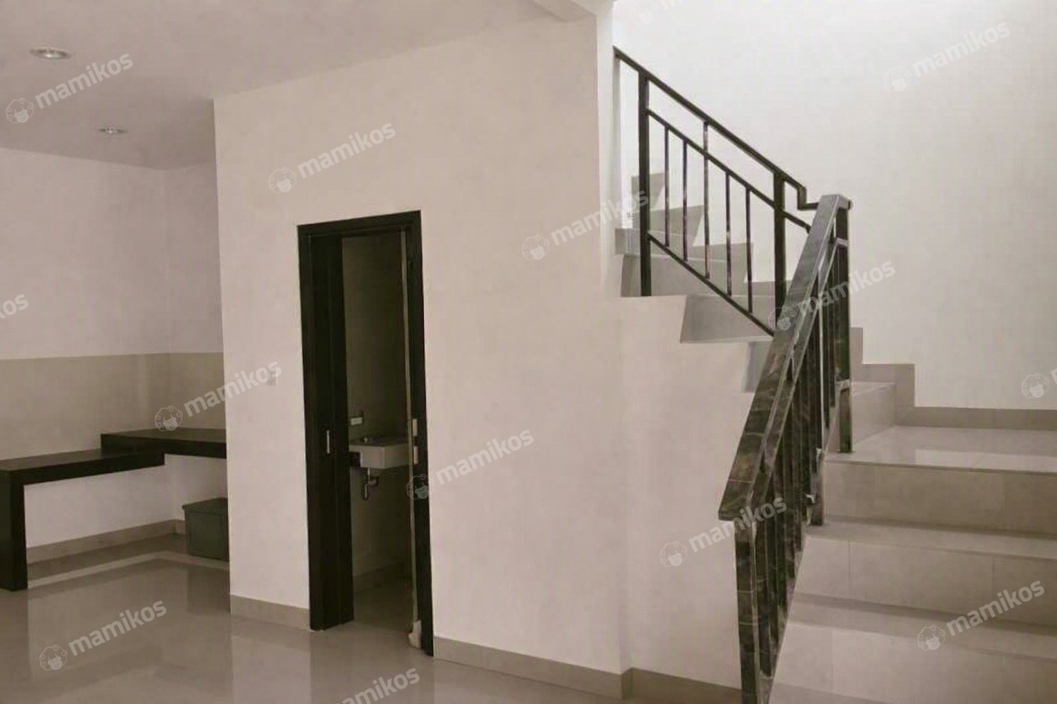 Rumah Sertifikat HGB 3 Kamar Tidur 2 Kamar Mandi Pantai Indah Kapuk 2 Jakarta Utara - Photo 3