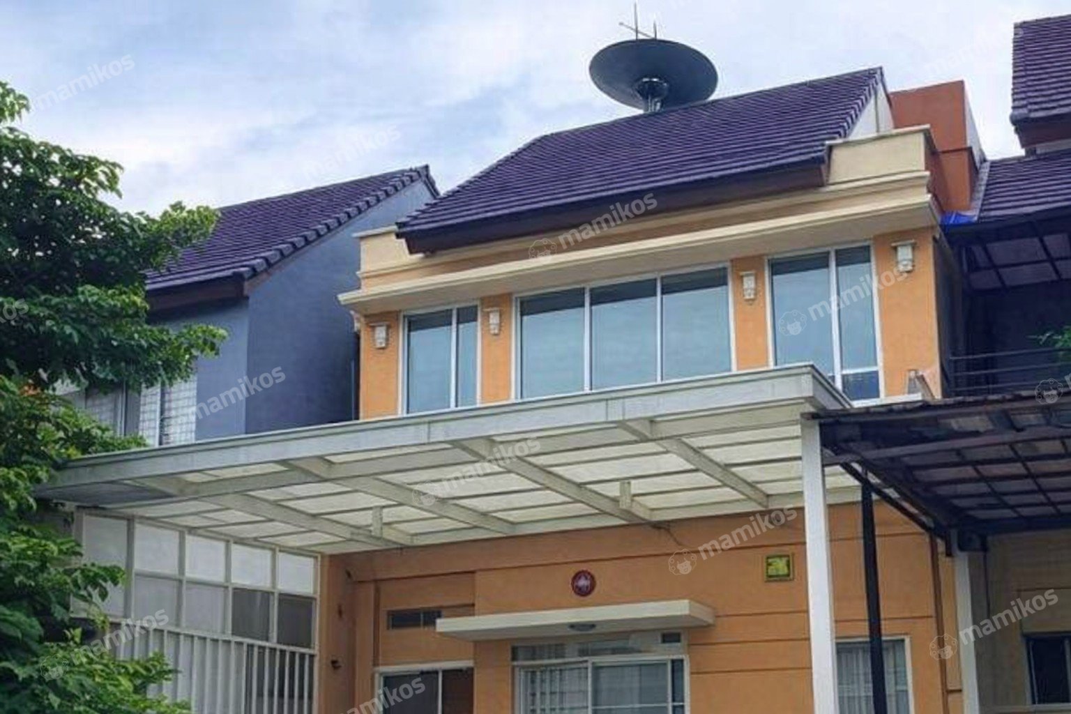 Rumah Sertifikat SHM 4 Kamar Tidur 3 Kamar Mandi Daan Mogot Jakarta Barat