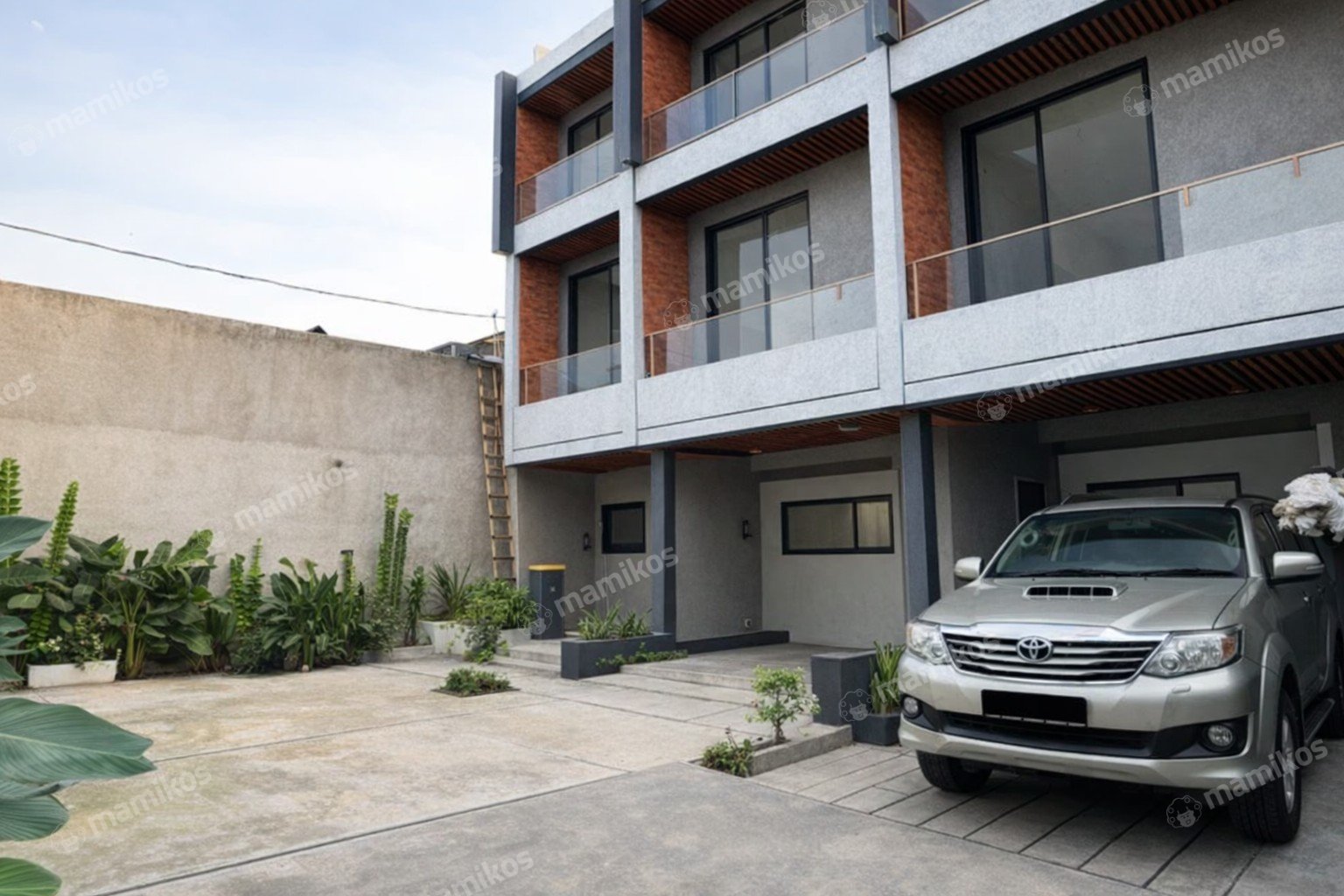 Rumah 3 Kamar Tidur 3 Kamar Mandi 4 Lantai Bangka Jakarta Selatan