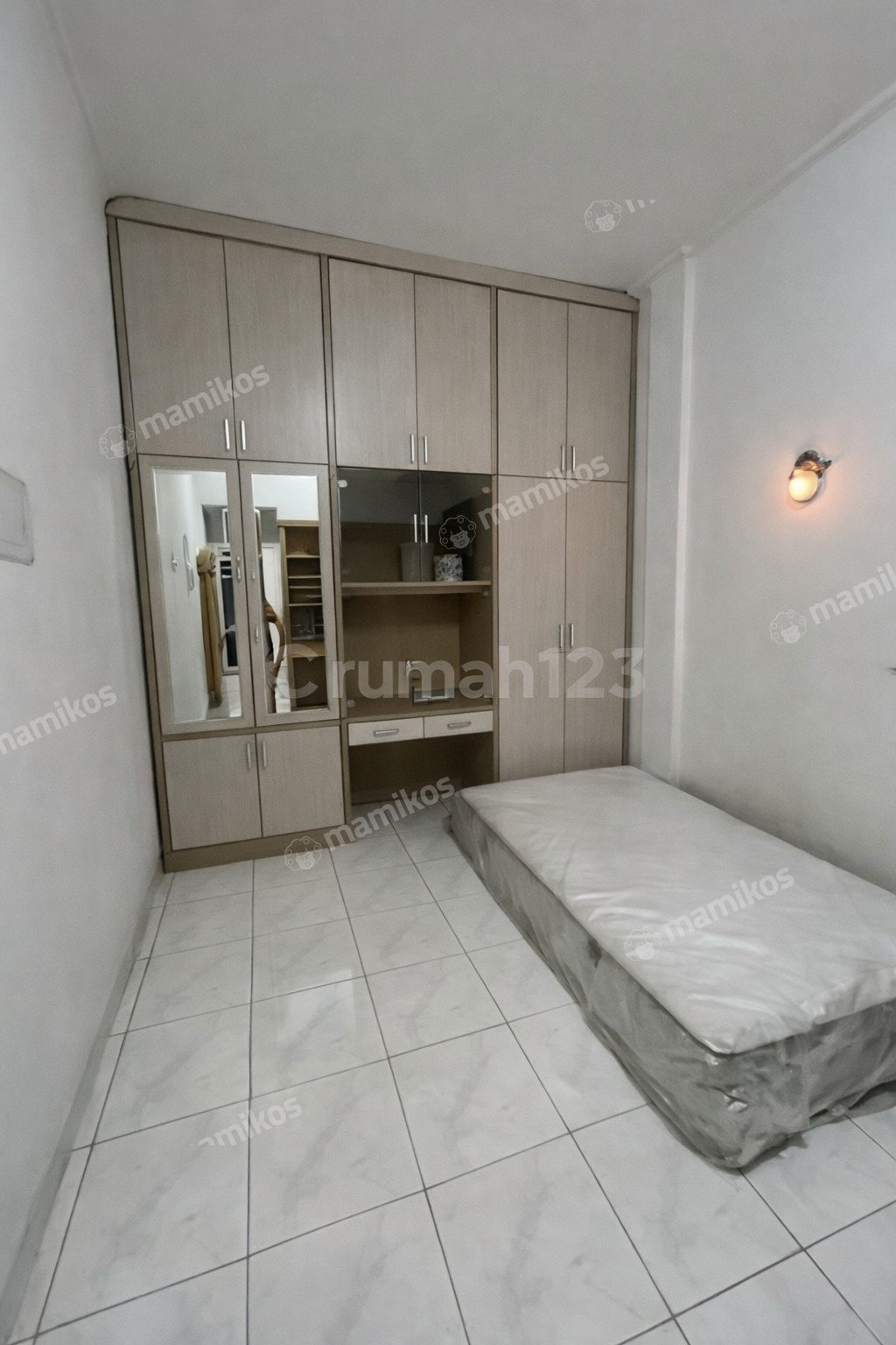 Rumah Sertifikat SHM 4 Kamar Tidur 3 Kamar Mandi Penjaringan Jakarta Utara - Photo 4
