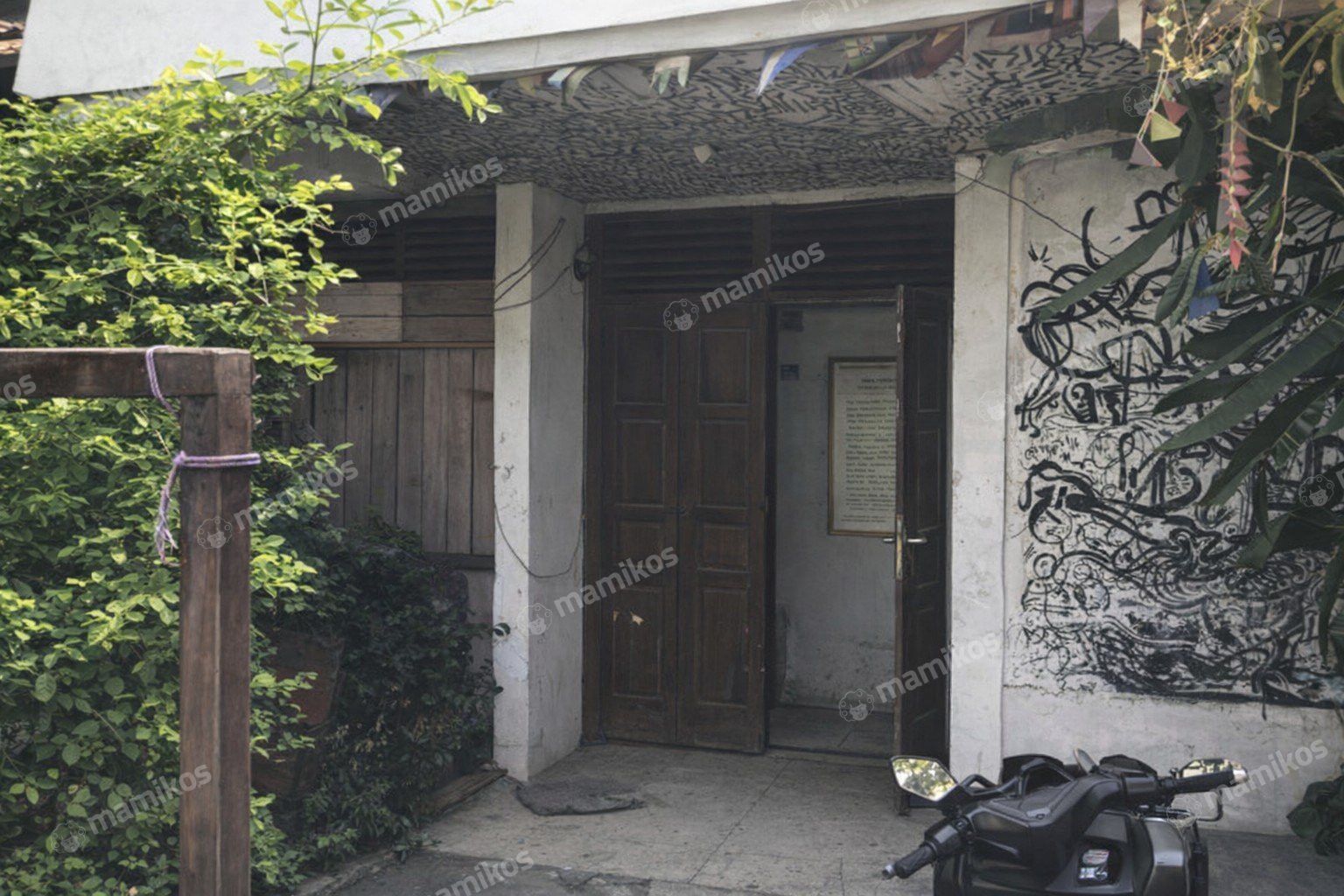 Rumah Sertifikat SHM 10 Kamar Tidur 9 Kamar Mandi Kemang Jakarta Selatan