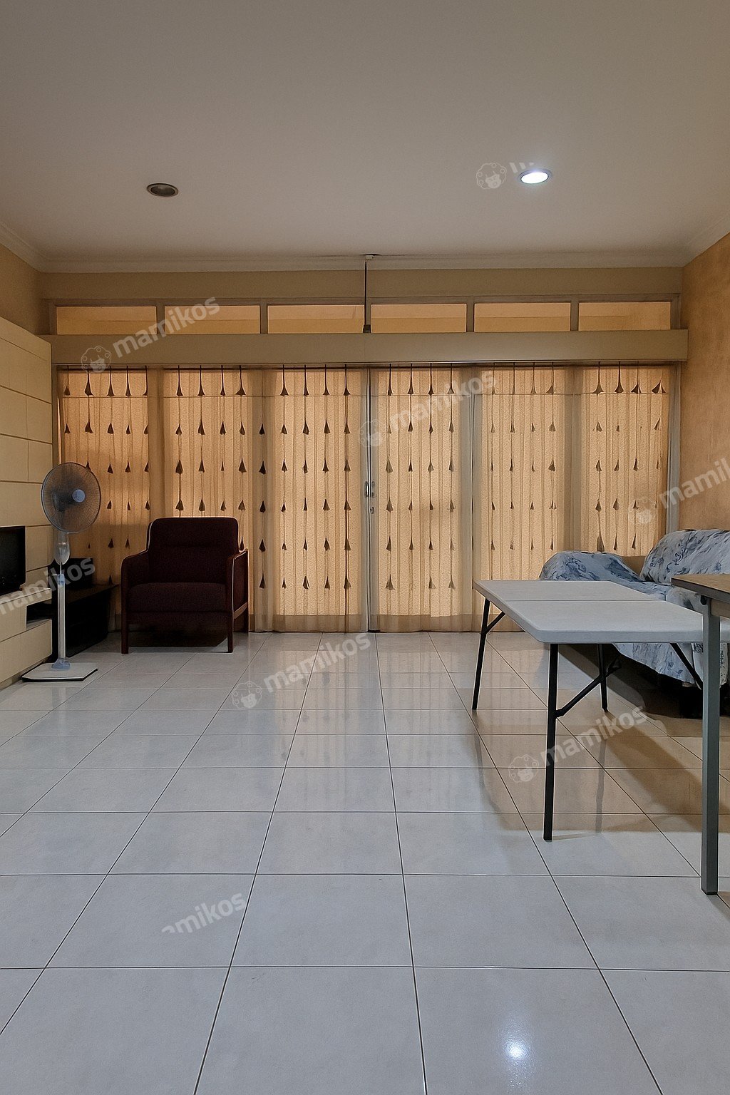 Rumah 4 Kamar Tidur 3 Kamar Mandi 2 Lantai Intercon Jakarta Barat - Photo 3