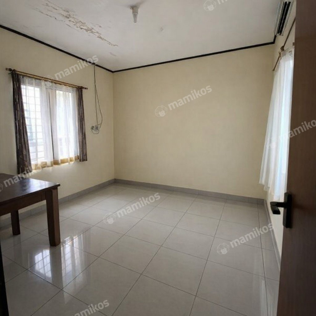 Rumah Sertifikat SHM 4 Kamar Tidur 2 Kamar Mandi Jatinegara Jakarta Timur - Photo 3
