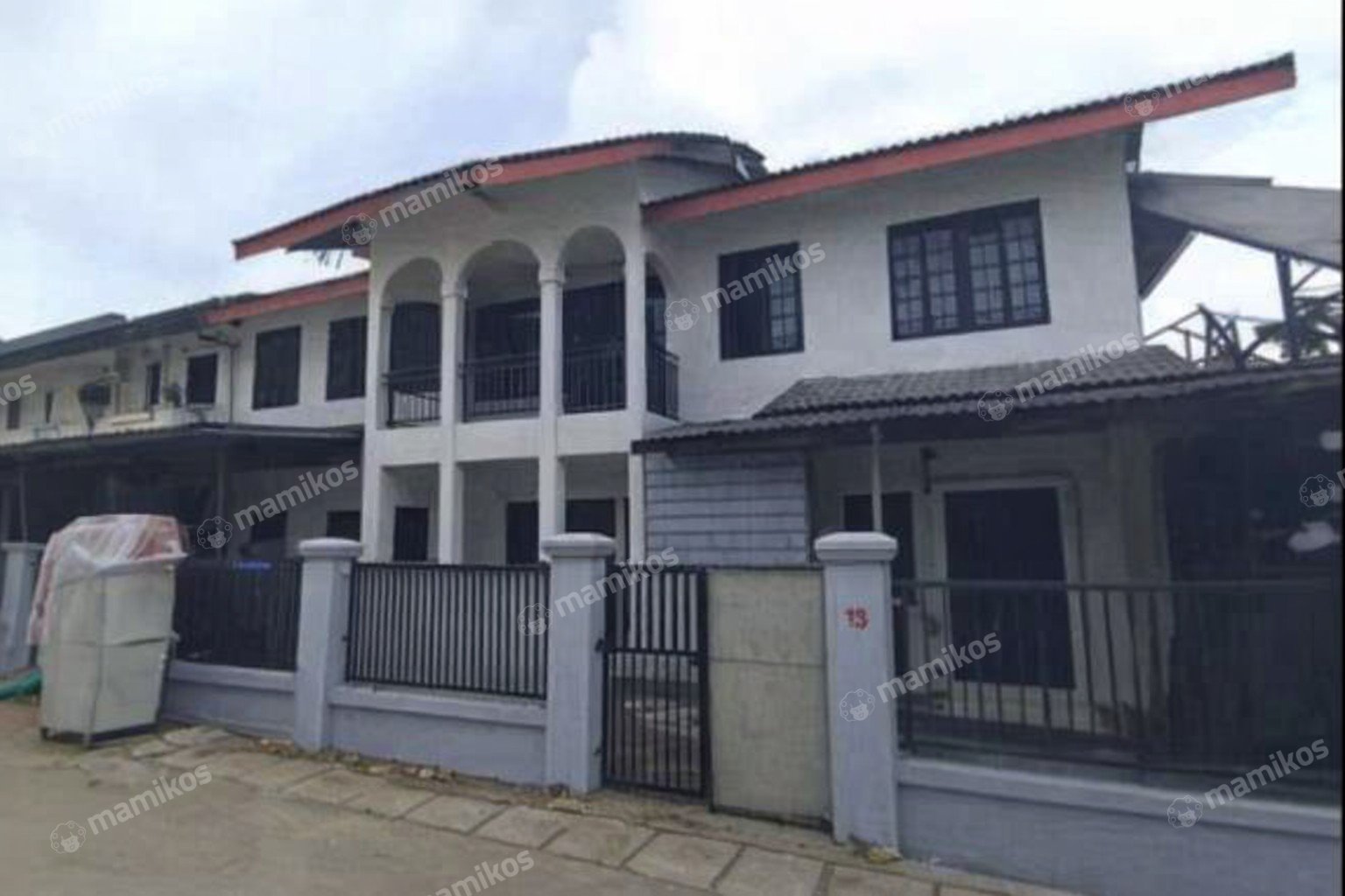 Rumah Sertifikat SHM 5 Kamar Mandi 2 Lantai Kembangan Jakarta Barat