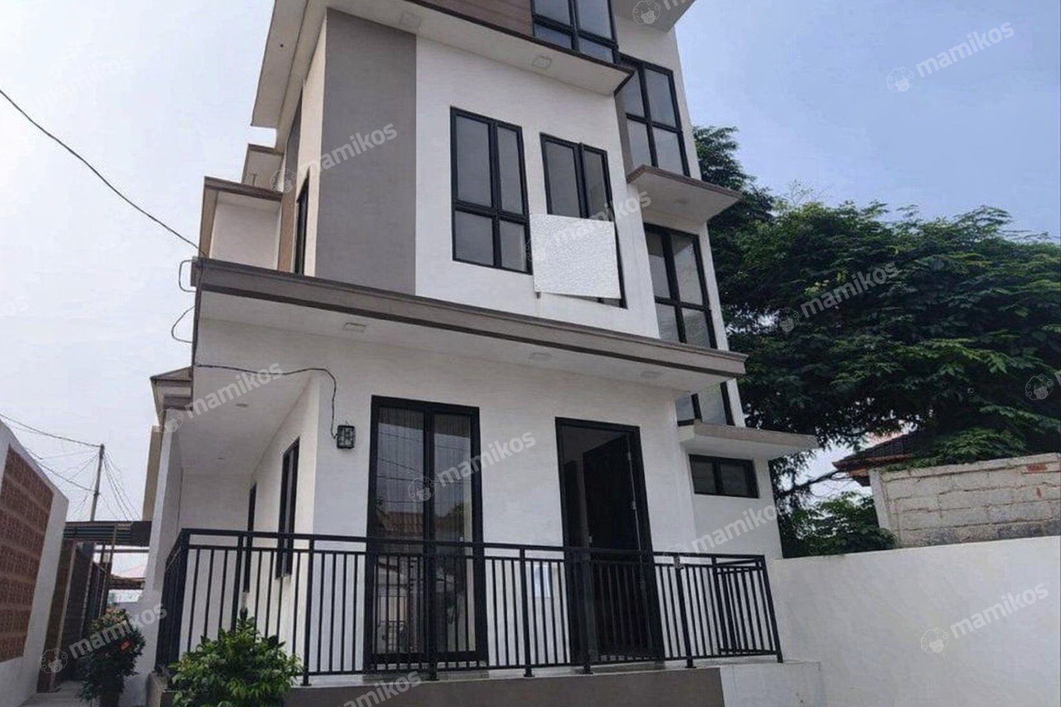 Rumah Sertifikat SHM 3 Kamar Tidur 3 Kamar Mandi Meruya Jakarta Barat