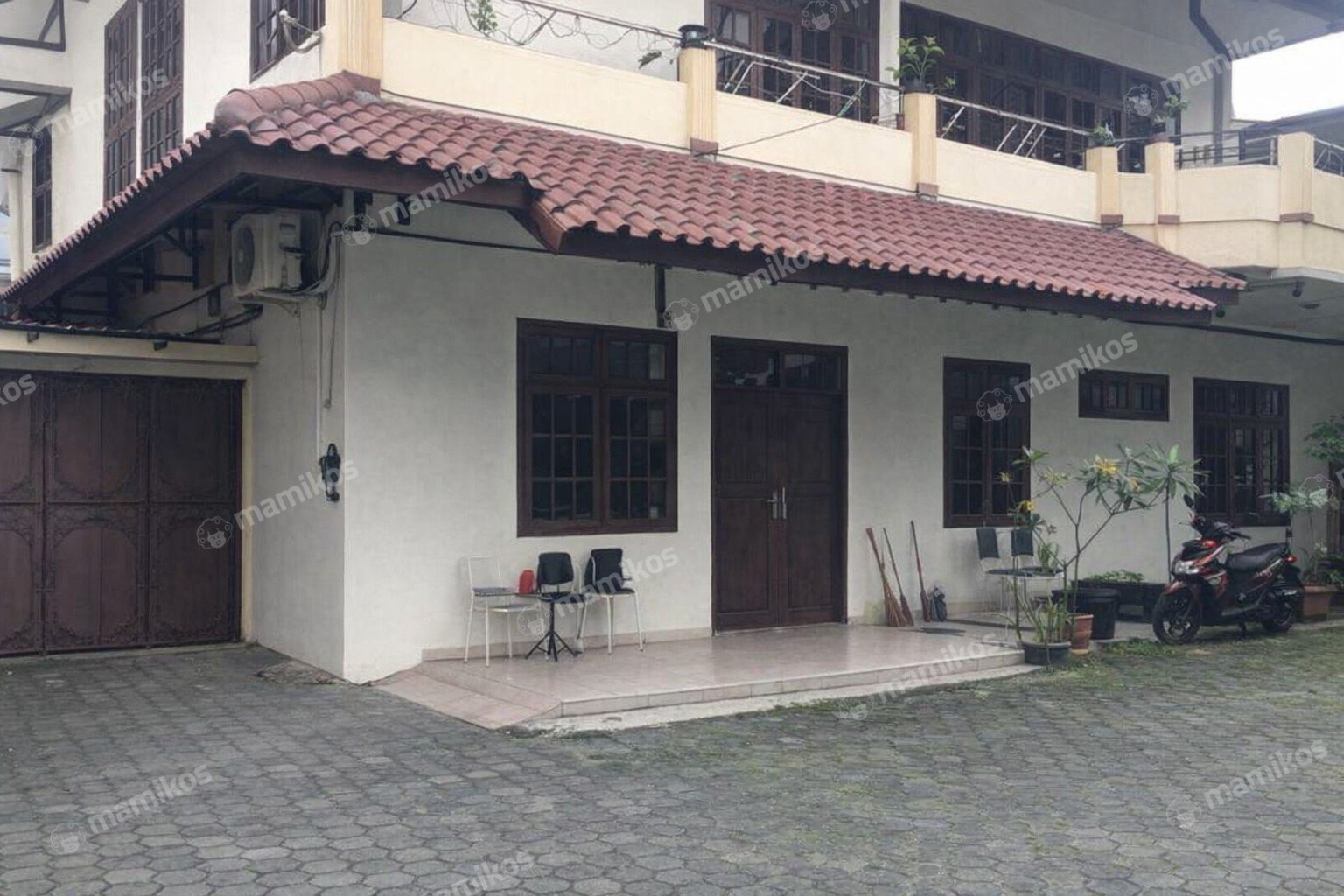 Rumah Sertifikat SHM 6 Kamar Tidur 4 Kamar Mandi Kebayoran Baru Jakarta Selatan