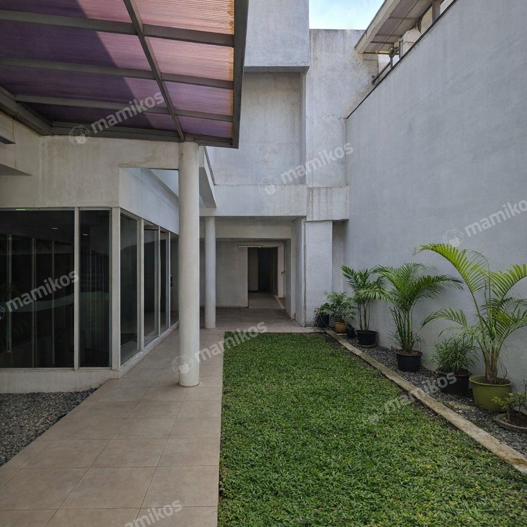 Rumah Sertifikat SHM 4 Kamar Tidur 6 Kamar Mandi Kebayoran Baru Jakarta Selatan - Photo 2