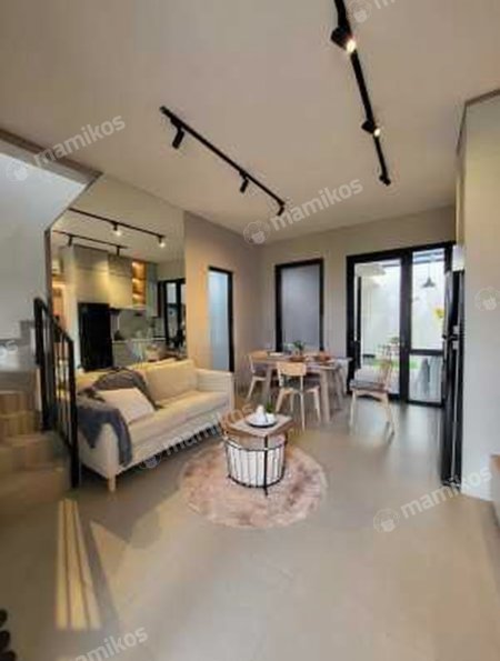 Rumah 4 Kamar Tidur 2 Kamar Mandi 3 Lantai Jakarta Garden City Jakarta Timur - Photo 2