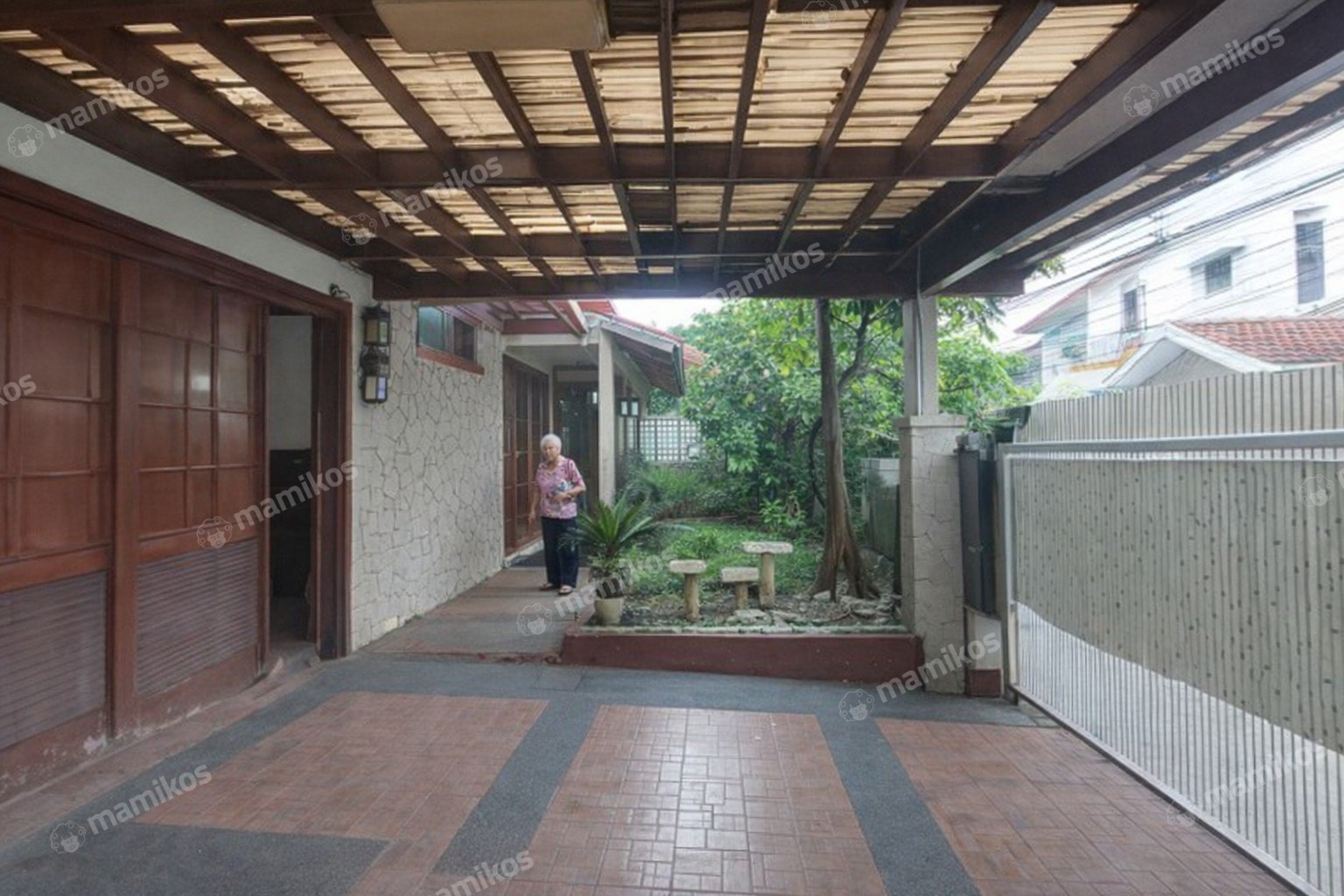 Rumah Sertifikat SHM 10 Kamar Tidur 8 Kamar Mandi Kramat Jati Jakarta Timur