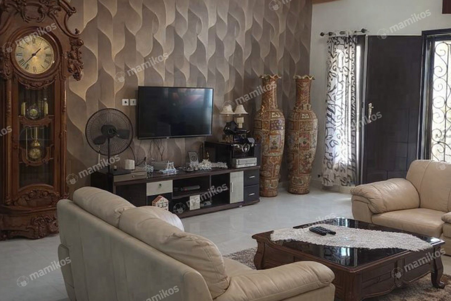 Rumah Sertifikat SHM 4 Kamar Tidur 3 Kamar Mandi Joglo Jakarta Barat