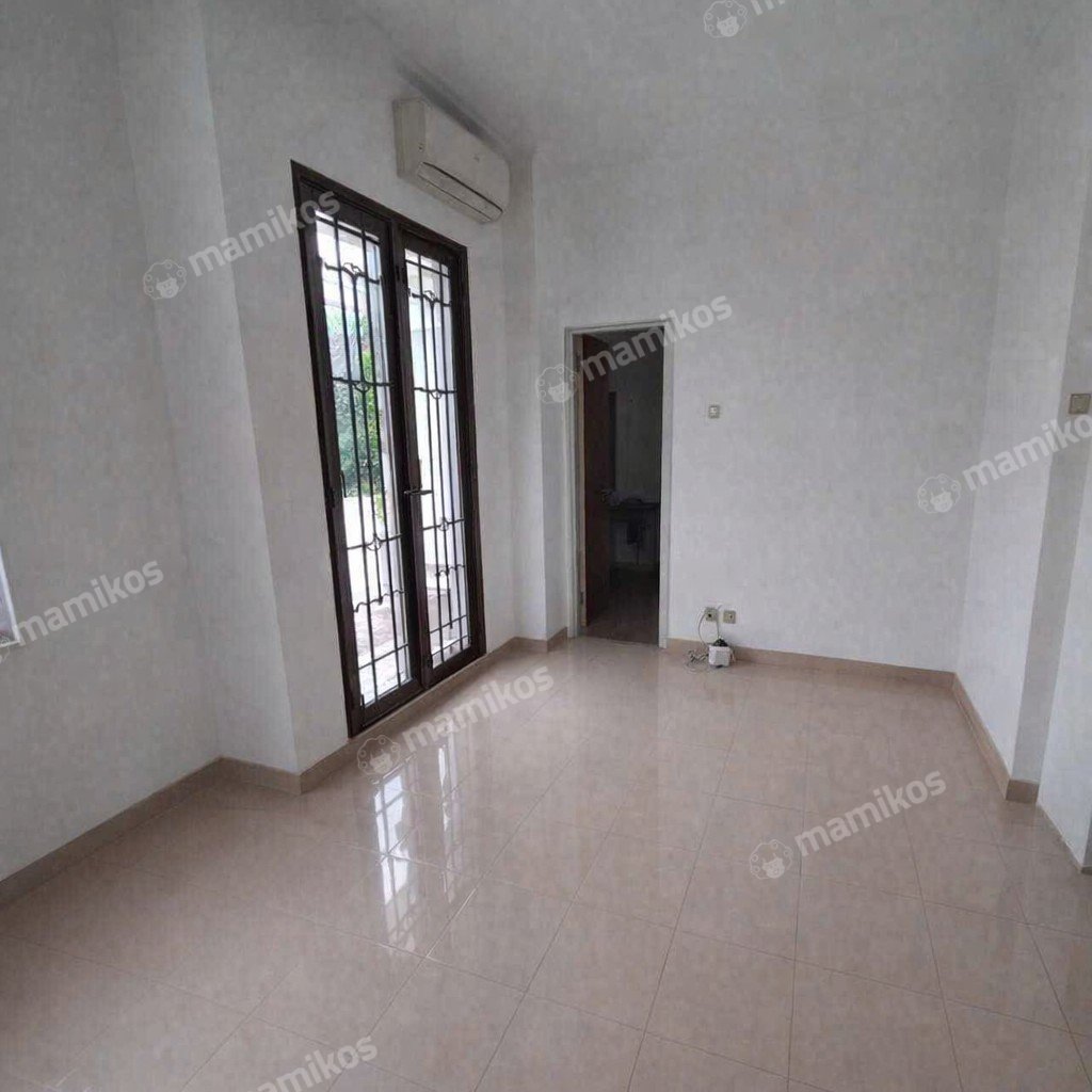 Rumah Sertifikat SHM 4 Kamar Tidur 3 Kamar Mandi Srengseng Jakarta Barat - Photo 3