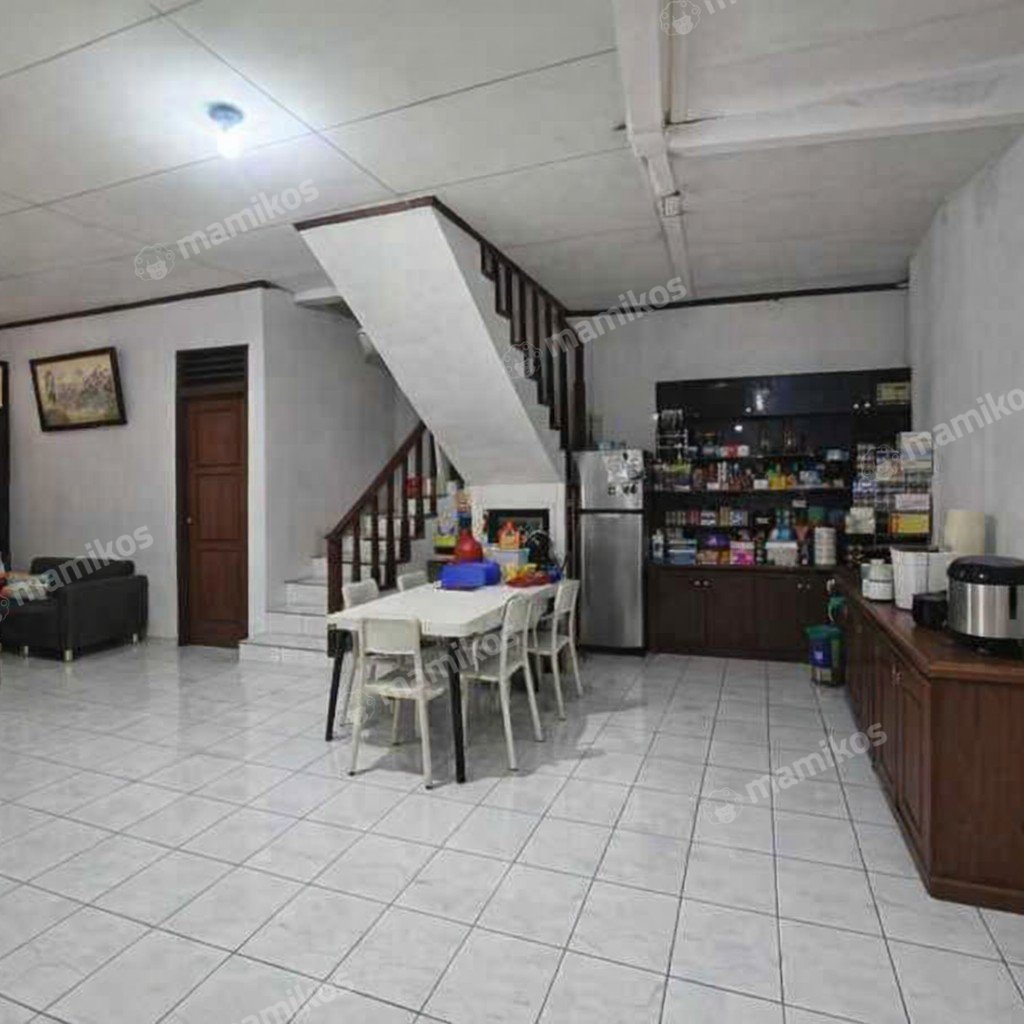 Rumah Sertifikat SHM 6 Kamar Tidur 4 Kamar Mandi Tanjung Duren Jakarta Barat - Photo 4
