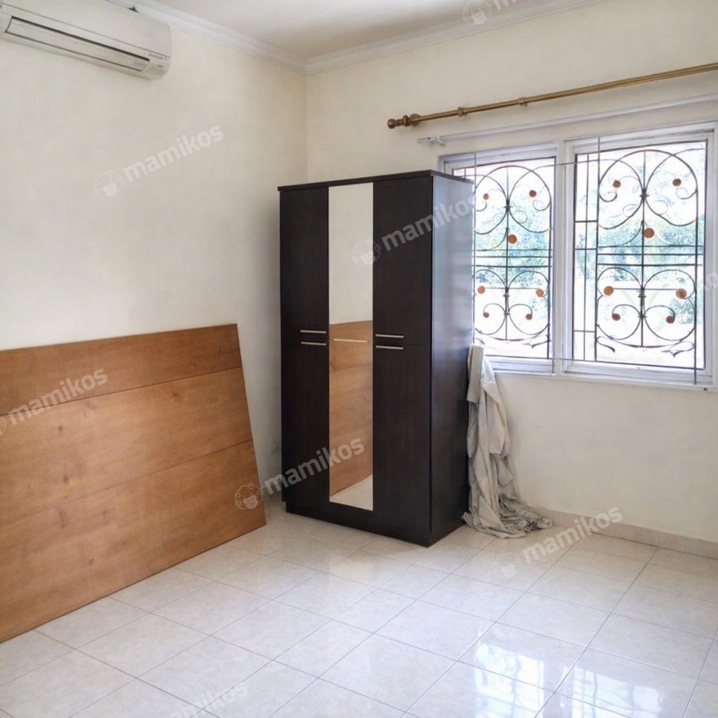Rumah Sertifikat SHM 3 Kamar Tidur 3 Kamar Mandi Kota Wisata Jakarta Timur - Photo 3