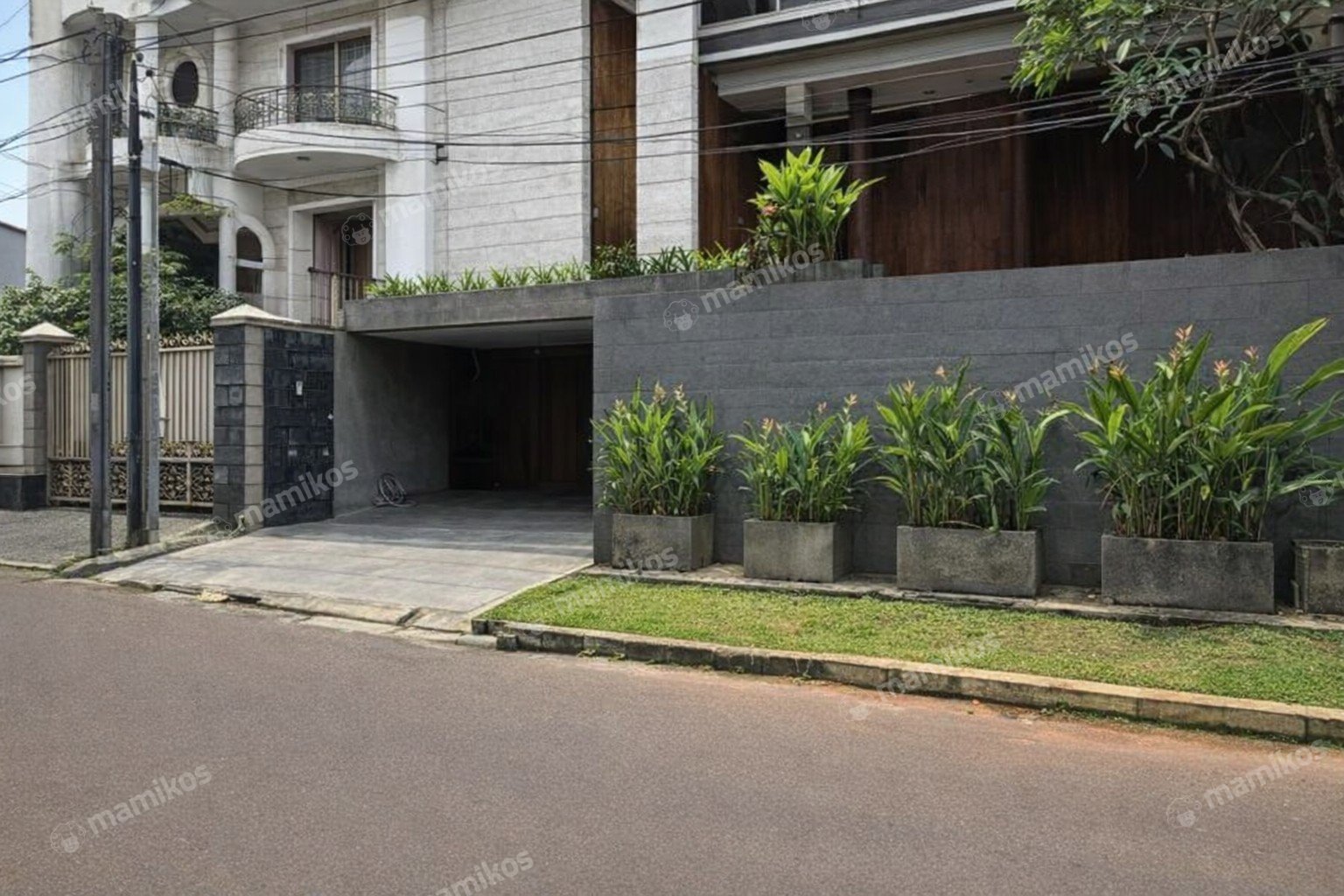 Rumah Sertifikat SHM 5 Kamar Tidur 5 Kamar Mandi Kebayoran Baru Jakarta Selatan