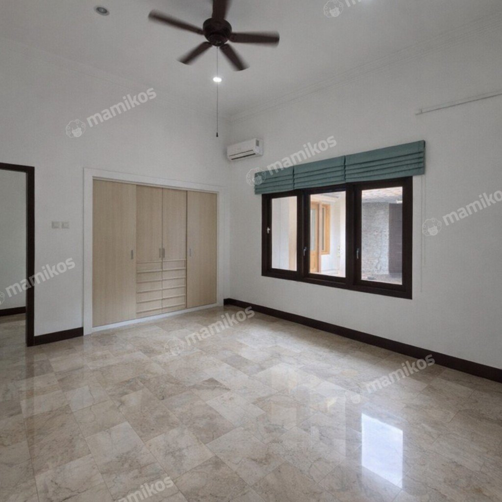 Rumah Sertifikat SHM 4 Kamar Tidur 4 Kamar Mandi Kebayoran Baru Jakarta Selatan - Photo 2