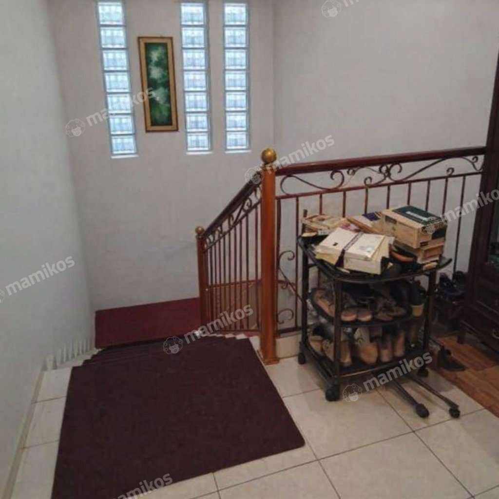 Rumah 5 Kamar Tidur 4 Kamar Mandi 2 Lantai Kota Wisata Jakarta Timur - Photo 4