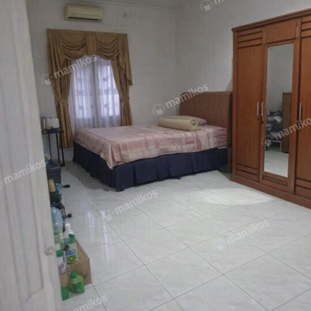 Rumah 5 Kamar Tidur 4 Kamar Mandi 2 Lantai Kota Wisata Jakarta Timur - Photo 5