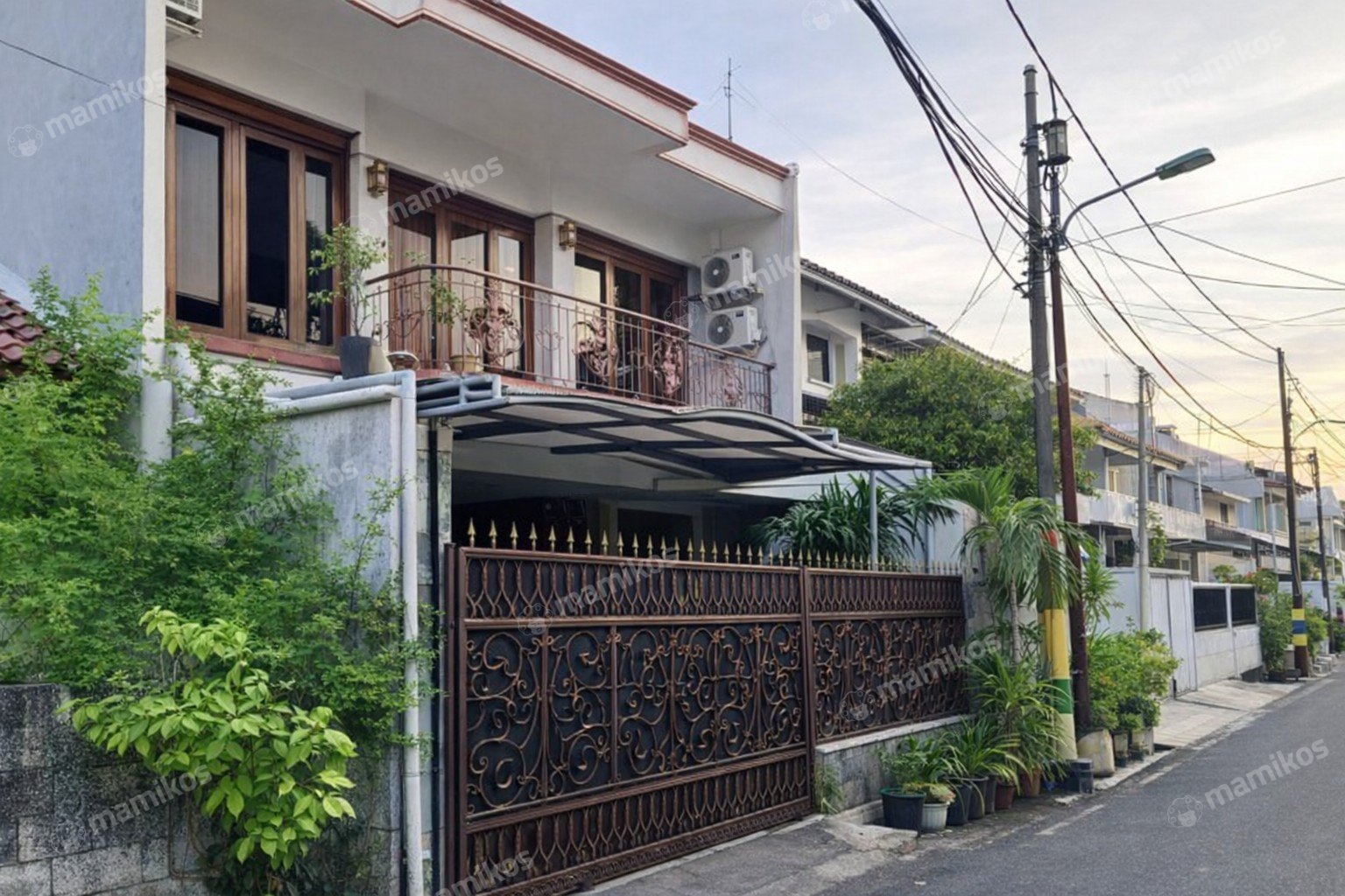 Rumah 4KT 2KM Tomang Jakarta Barat