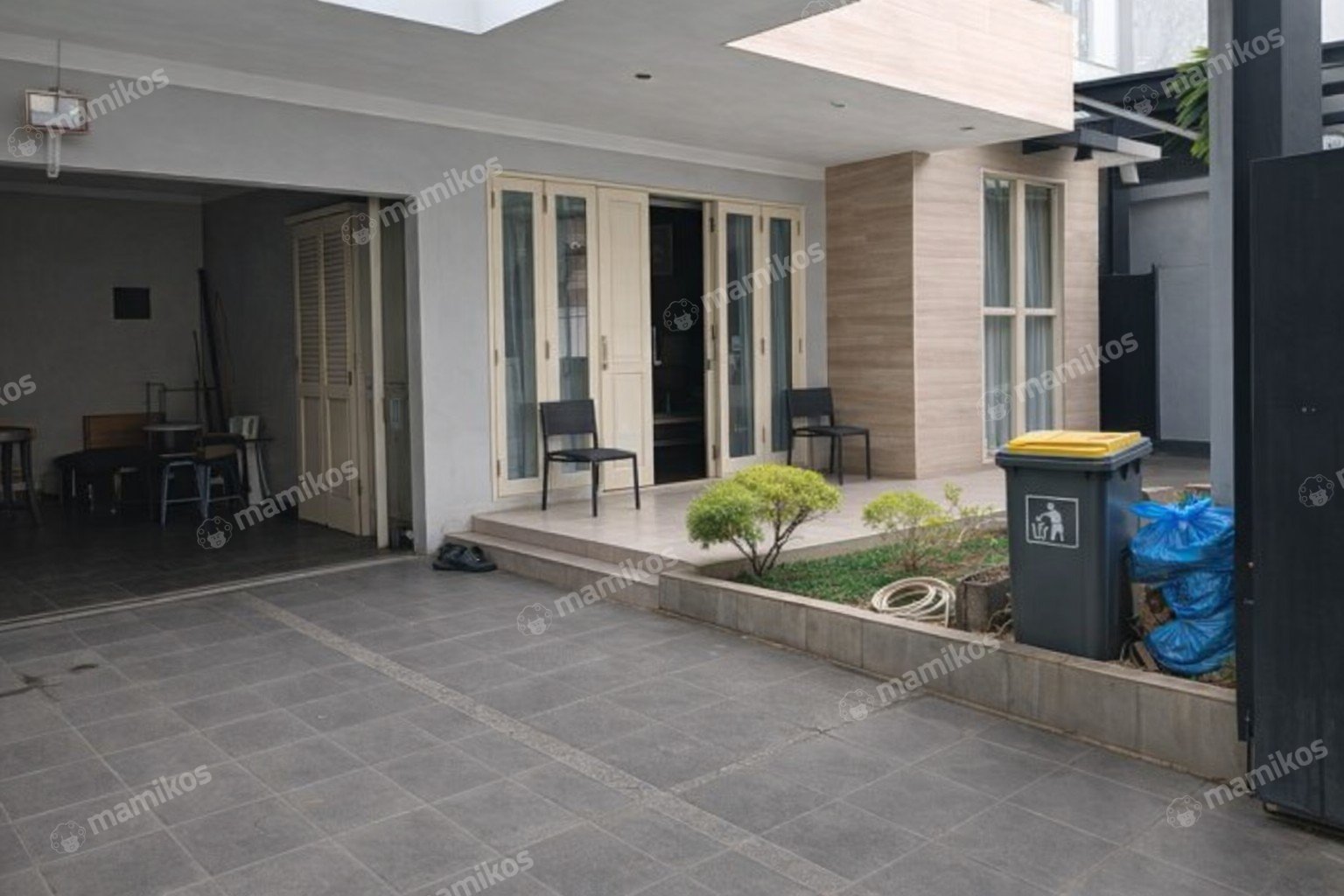 Rumah Sertifikat SHM 5 Kamar Tidur 4 Kamar Mandi Ampera Jakarta Selatan