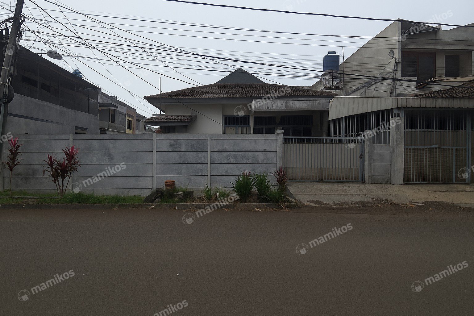 Rumah Sertifikat SHM 3 Kamar Tidur 2 Kamar Mandi Taman Meruya Jakarta Barat