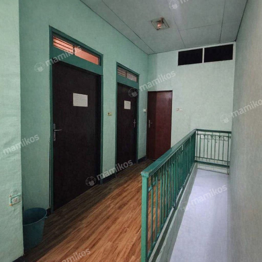 Rumah Sertifikat SHM 3 Kamar Tidur 1 Kamar Mandi Tanjung Duren Jakarta Barat - Photo 4