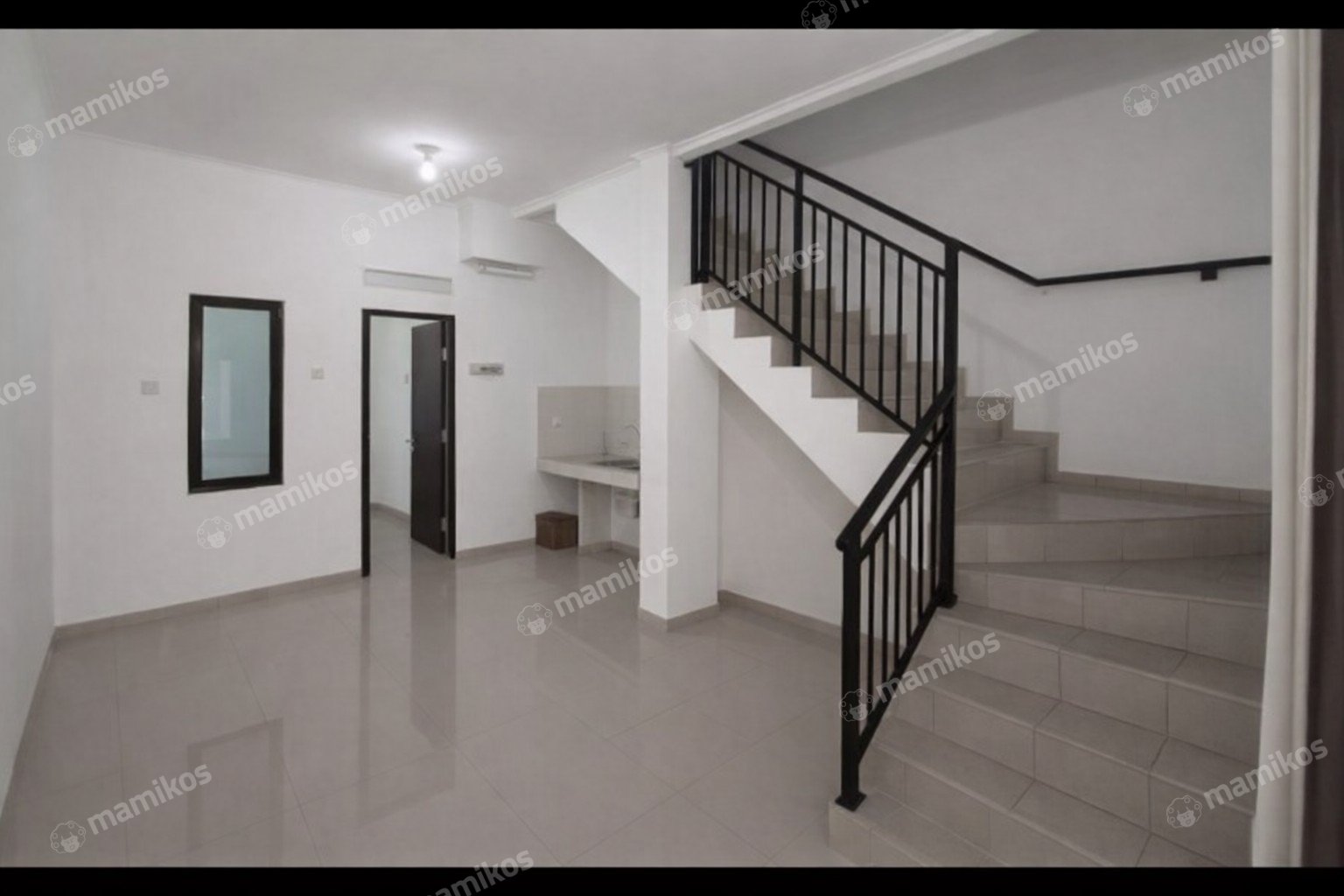 Rumah Sertifikat SHM 4 Kamar Tidur 3 Kamar Mandi Tanjung Duren Selatan Jakarta Barat - Photo 2