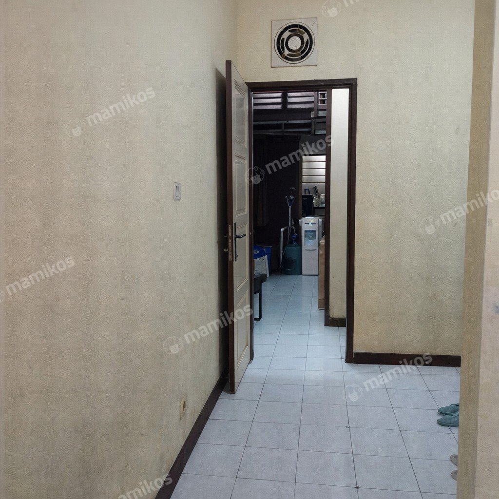 Rumah Sertifikat SHM 5 Kamar Tidur 2 Kamar Mandi Tanjung Duren Jakarta Barat - Photo 4