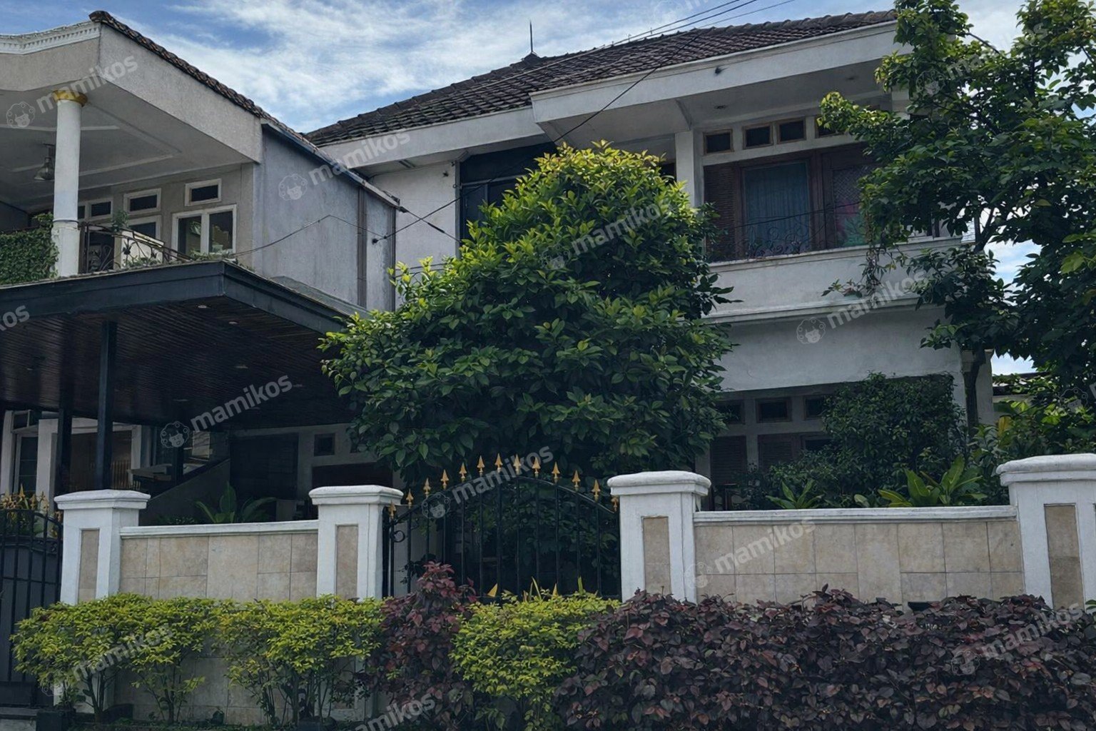Rumah Sertifikat SHM 5 Kamar Tidur 4 Kamar Mandi Cibubur Jakarta Timur