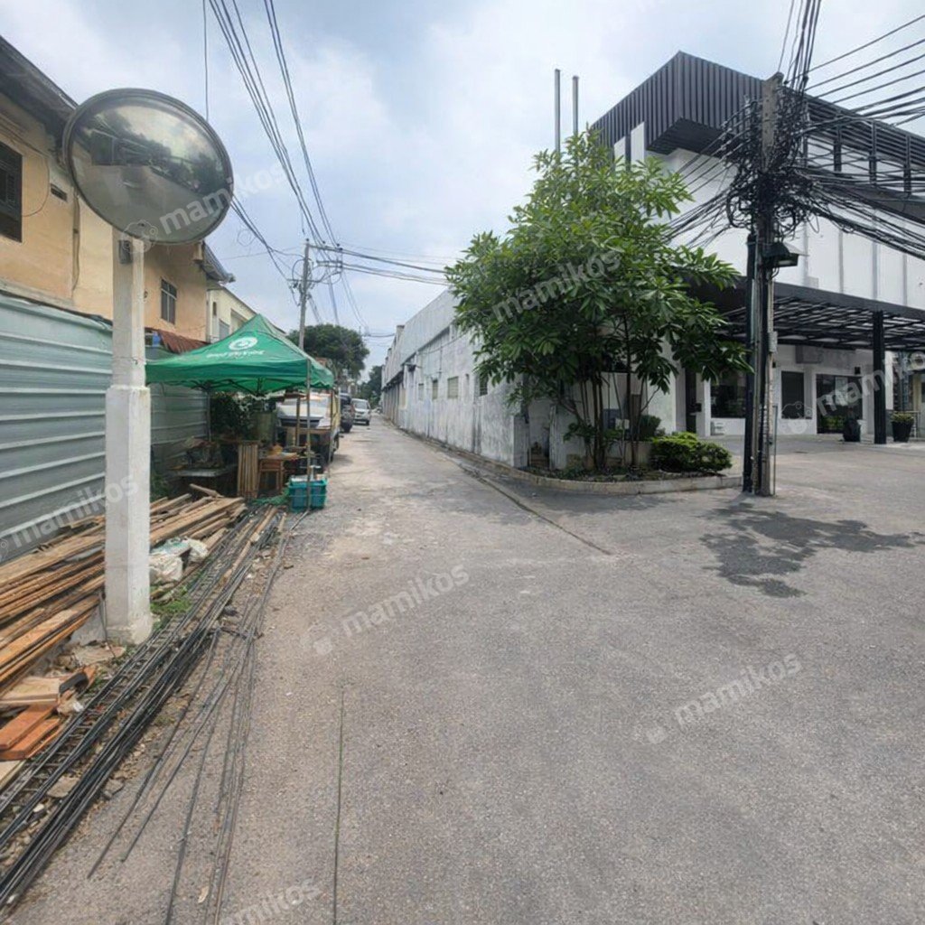 Rumah 4 Kamar Tidur 6 Kamar Mandi 1 Lantai Senopati Jakarta Selatan - Photo 4