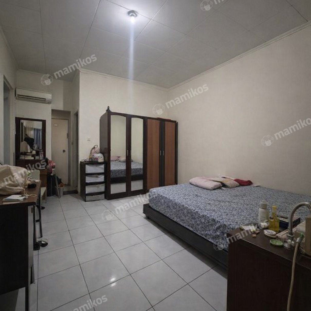 Rumah Sertifikat SHM 4 Kamar Tidur 3 Kamar Mandi Sunrise Garden Jakarta Barat - Photo 2