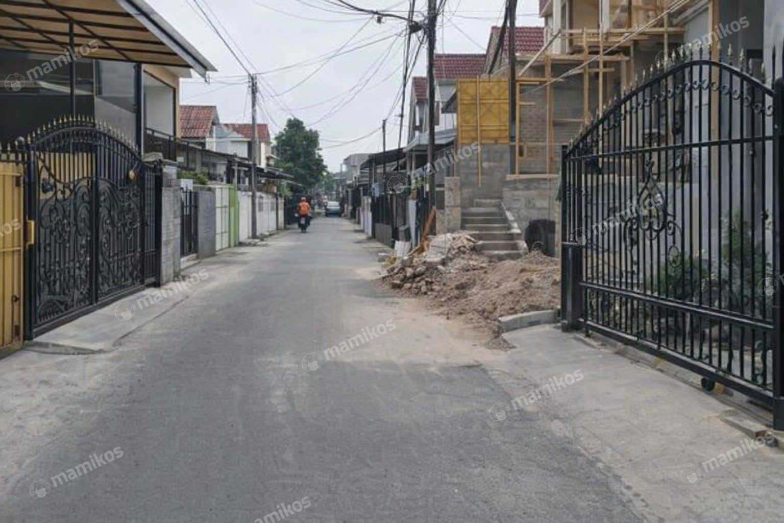 Rumah Sertifikat SHM 3 Kamar Tidur 3 Kamar Mandi Citra Garden Jakarta Barat - Photo 3
