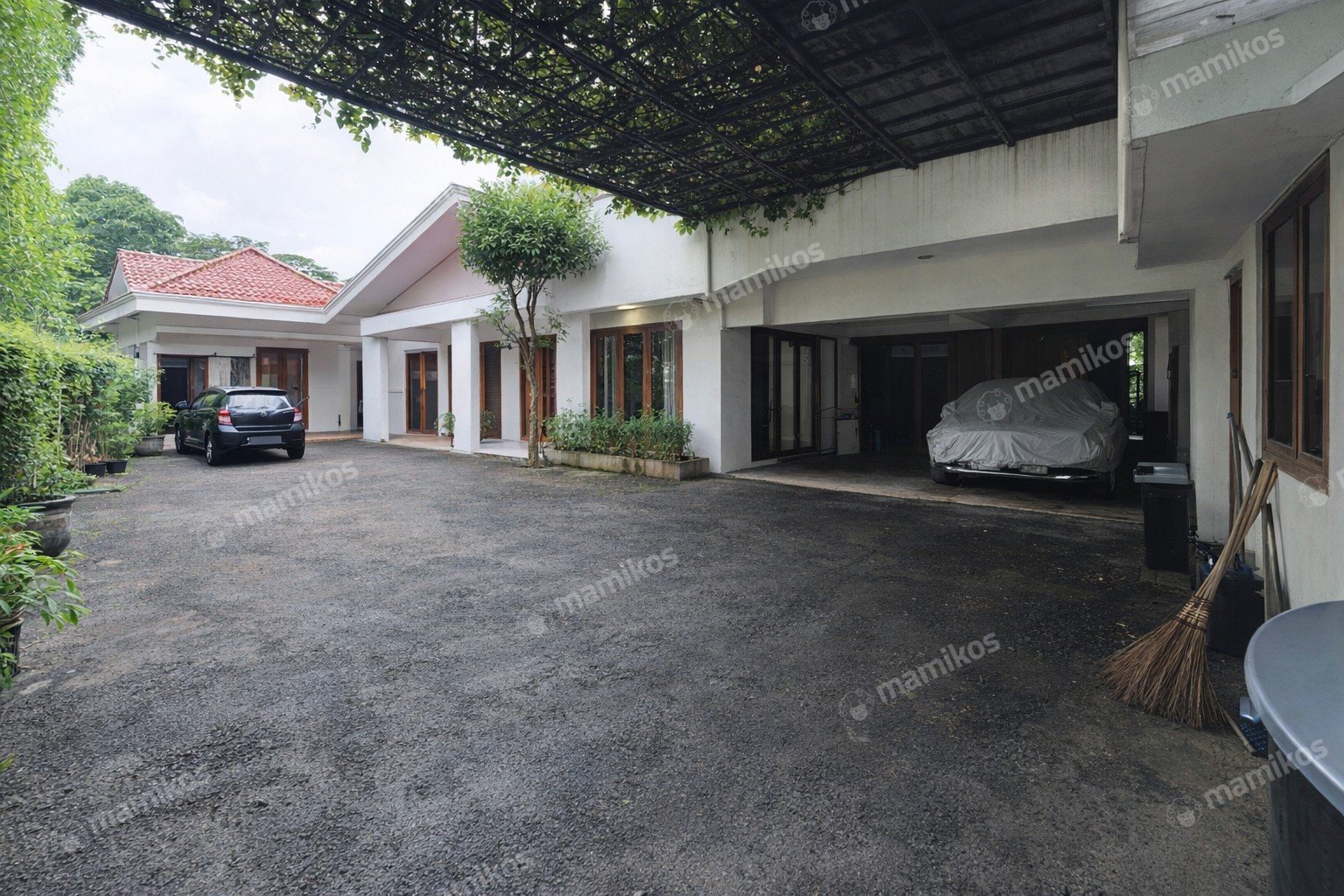 Rumah Sertifikat SHM 5 Kamar Tidur 4 Kamar Mandi Kemang Jakarta Selatan - Photo 2